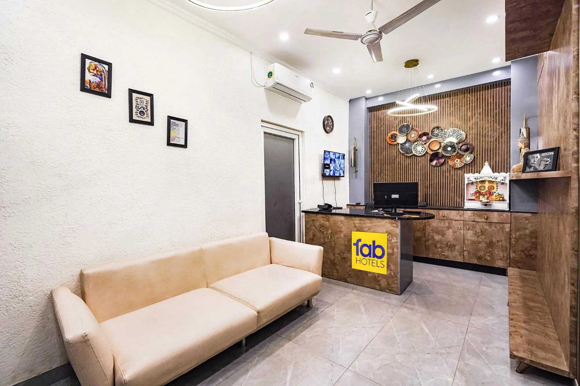 Lobby or reception, Lobby/Reception in Treebo Tryst Embassy Inn