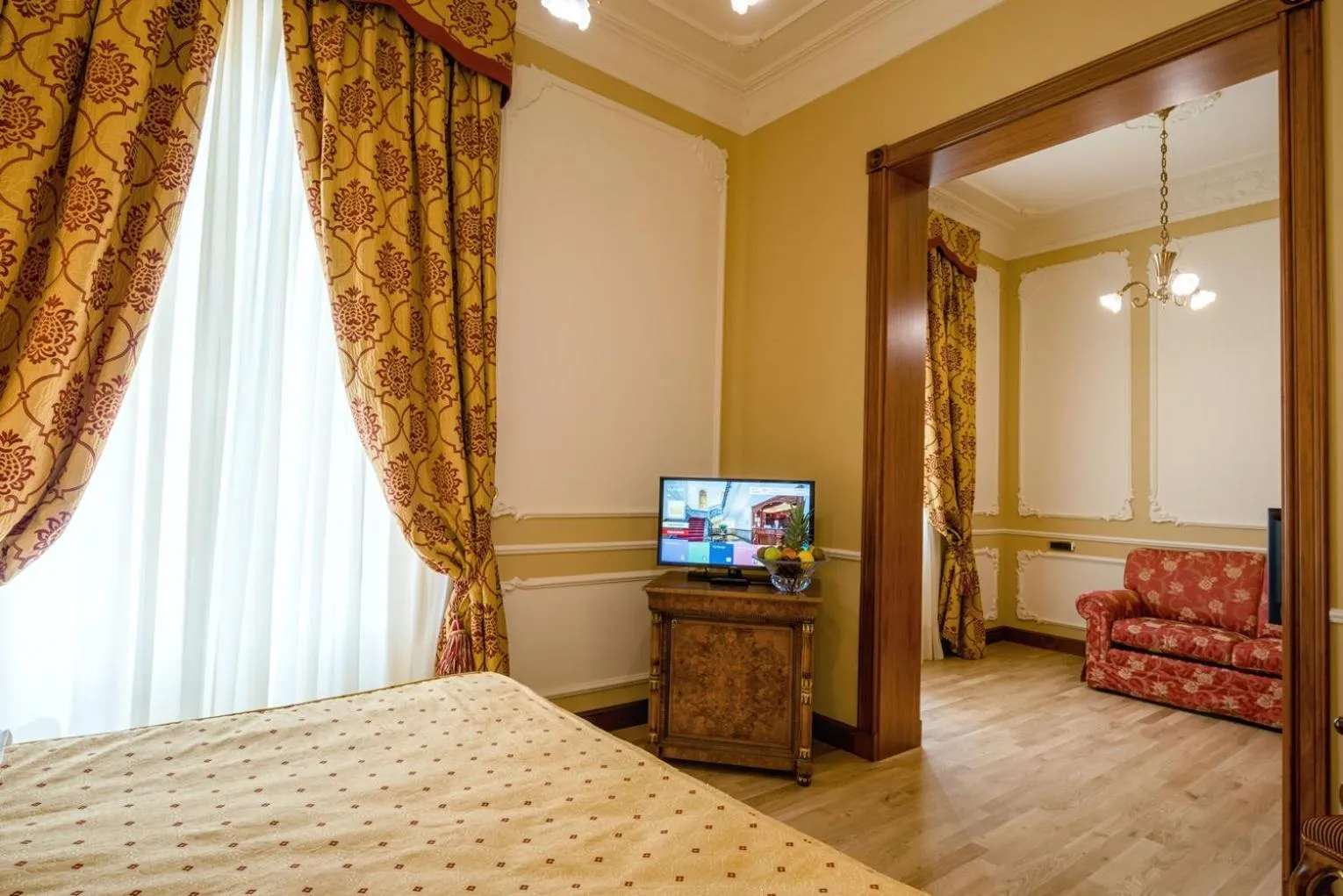 Photo of the whole room, Bed in Grand Hotel Wagner