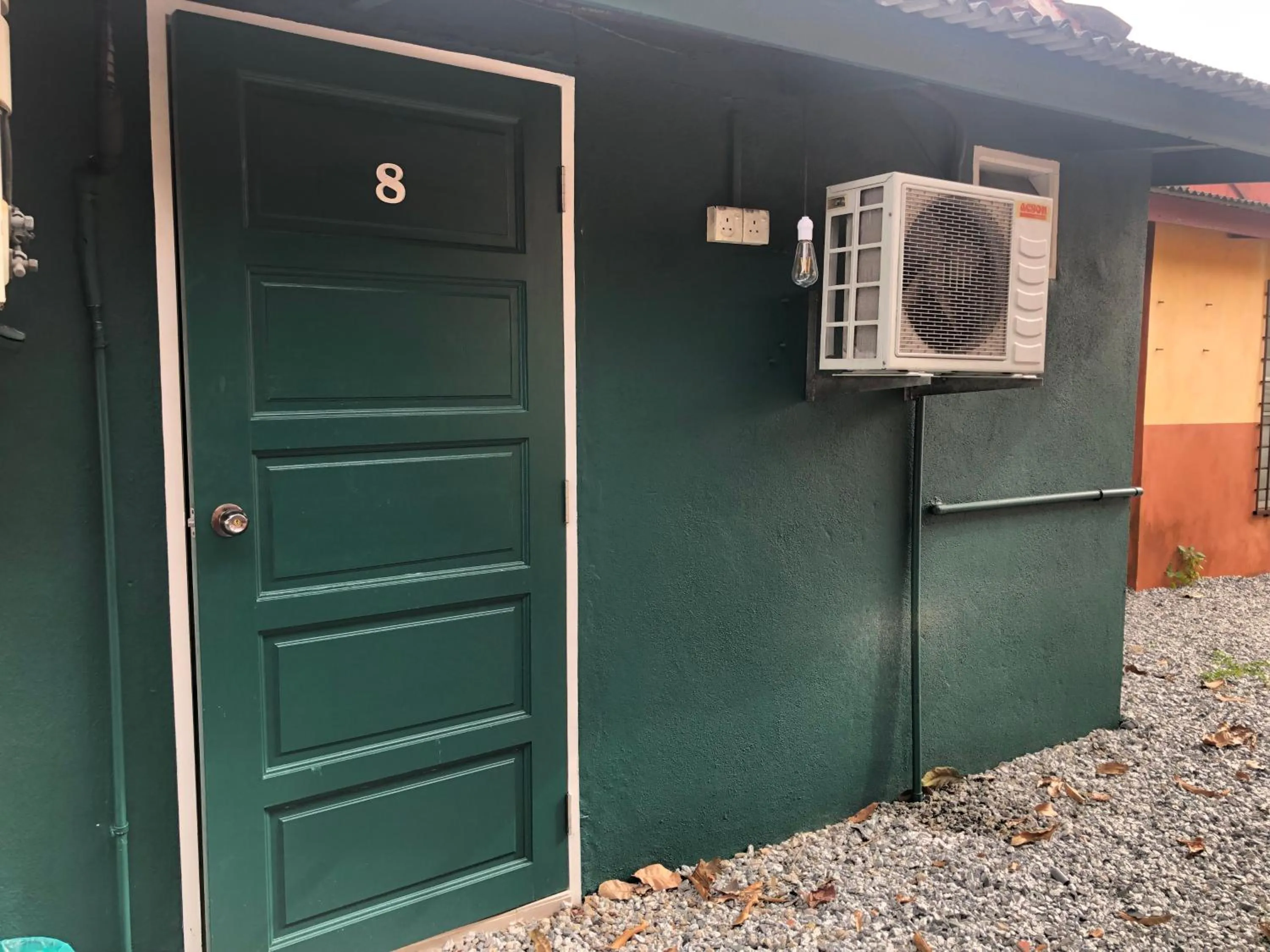 Day in Rumah Tepi Istana