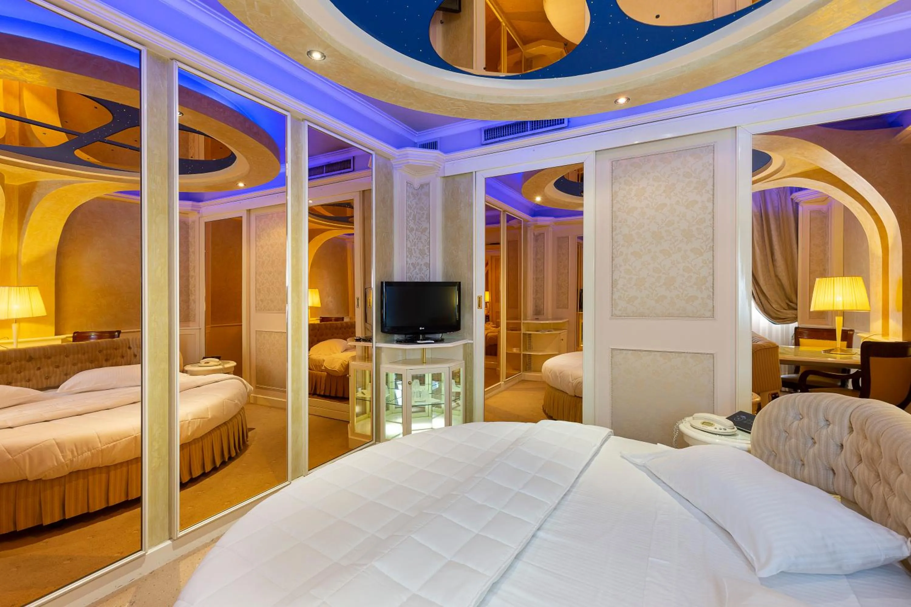Bedroom, Bed in Dreamhotel