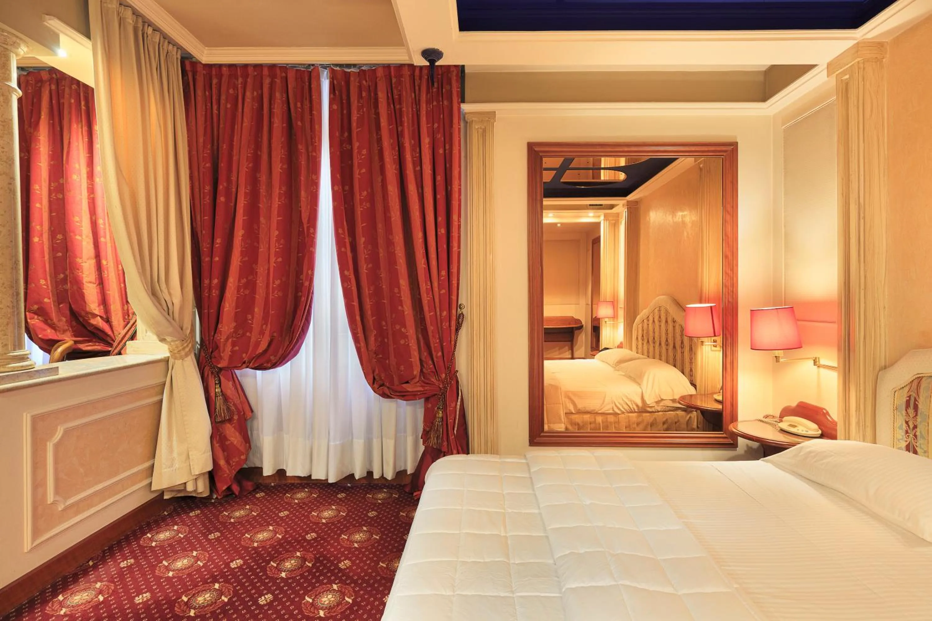 Photo of the whole room, Bed in Dreamhotel