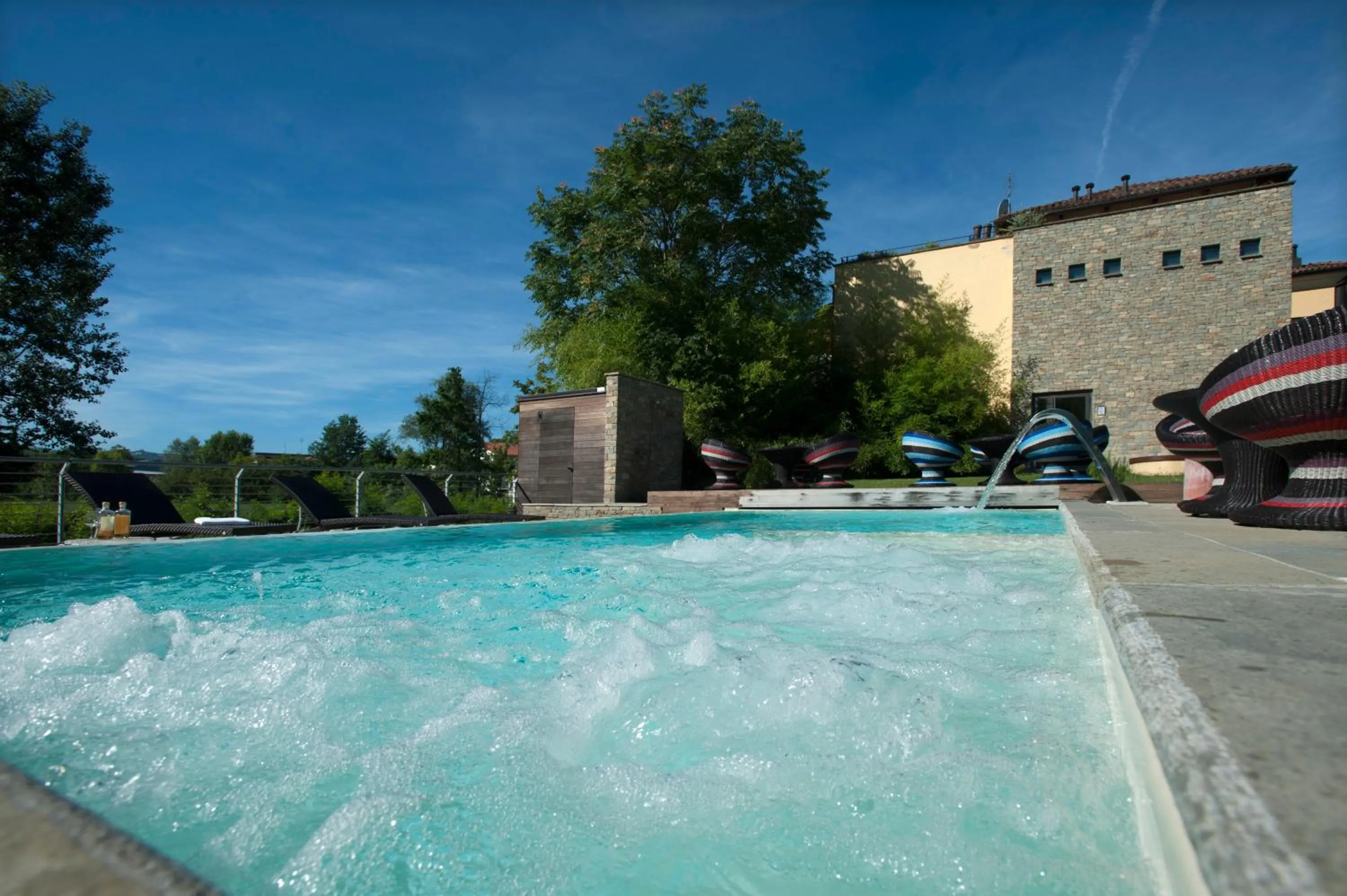 Swimming pool in Hotel Langhe