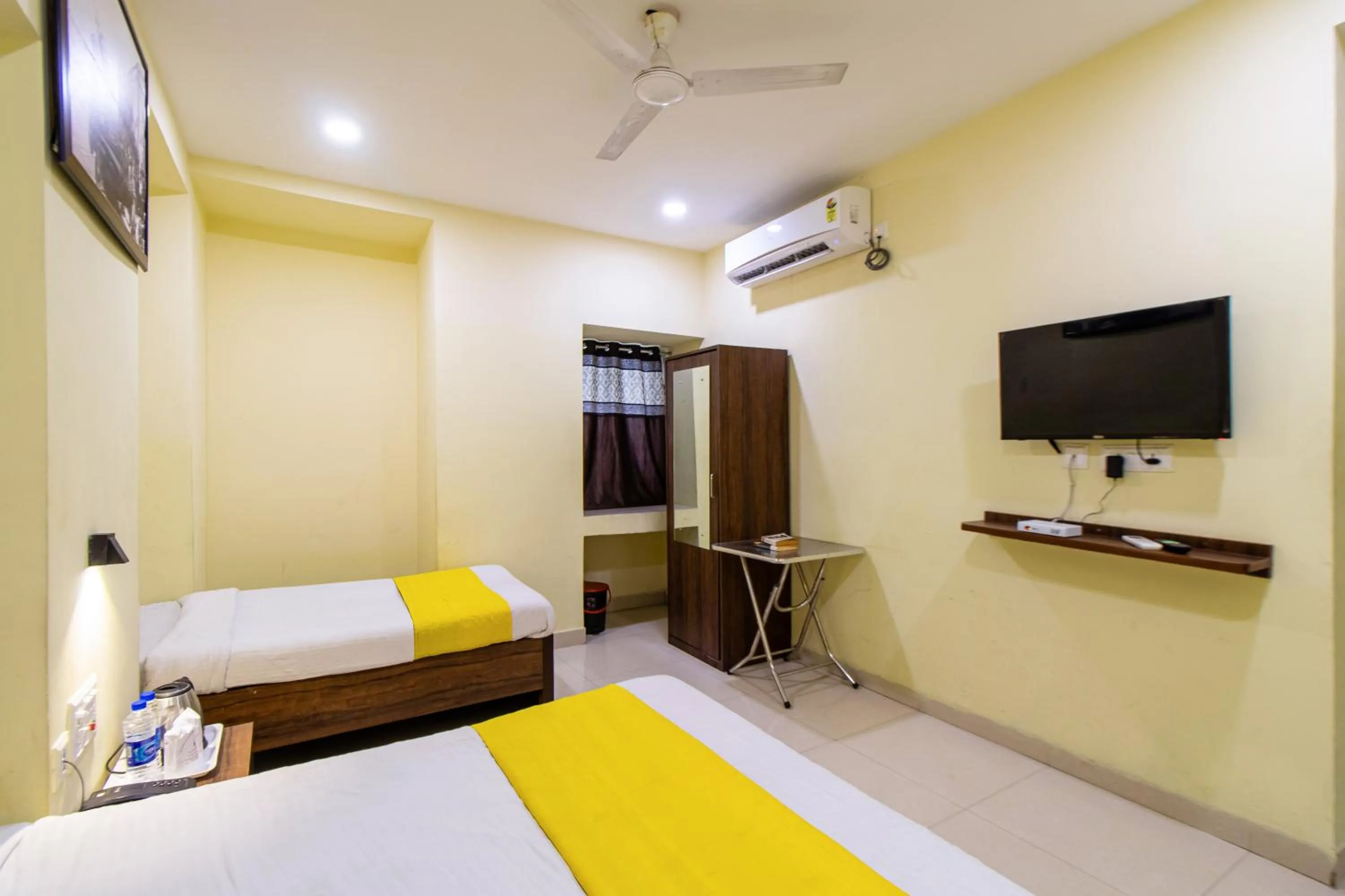 Bed in Hotel Park Central