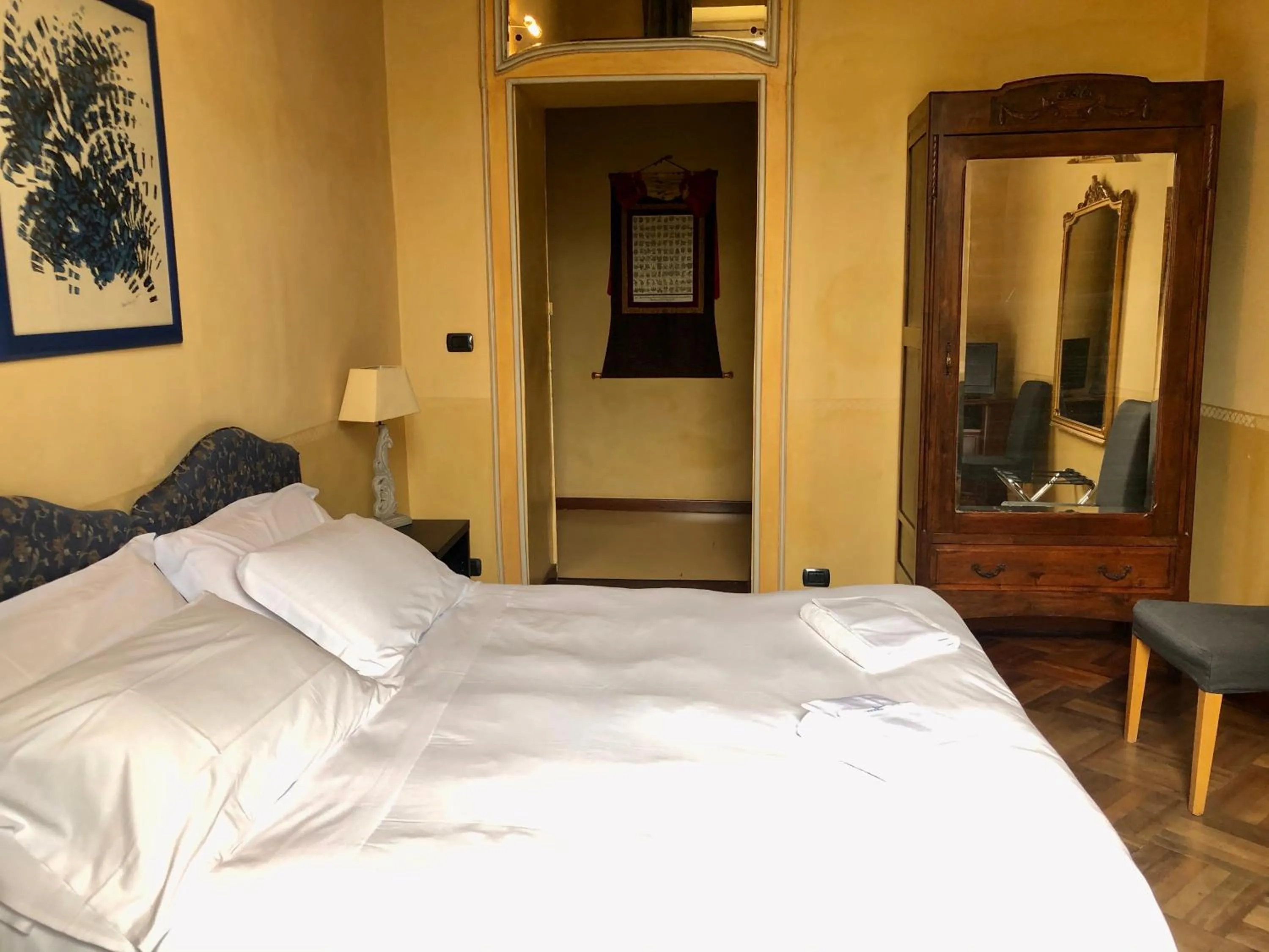 Bed in B&B Saluzzo Paesana 1718