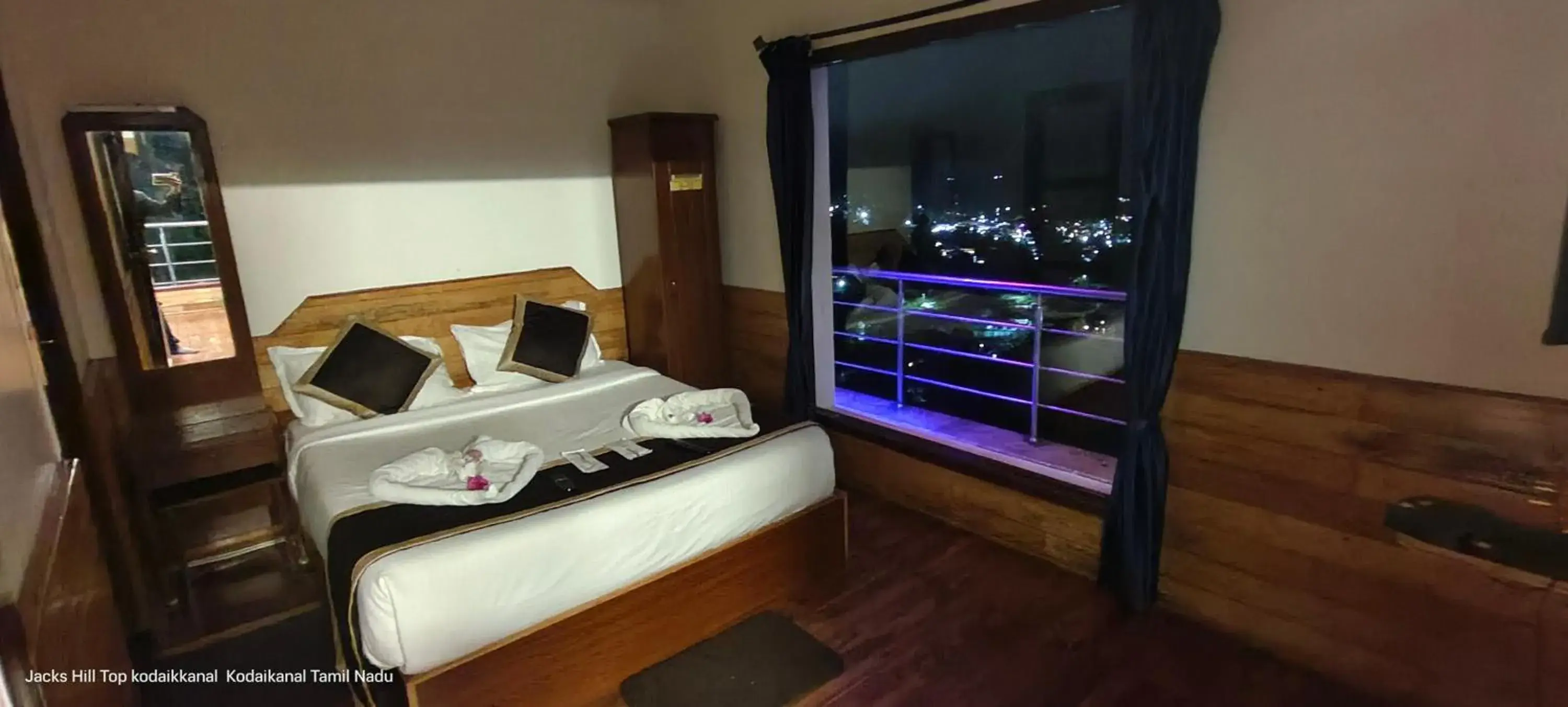 Bed in The Jacks Hilltop Resort Kodaikanal Bed in The Jacks Hilltop Resort Kodaikanal