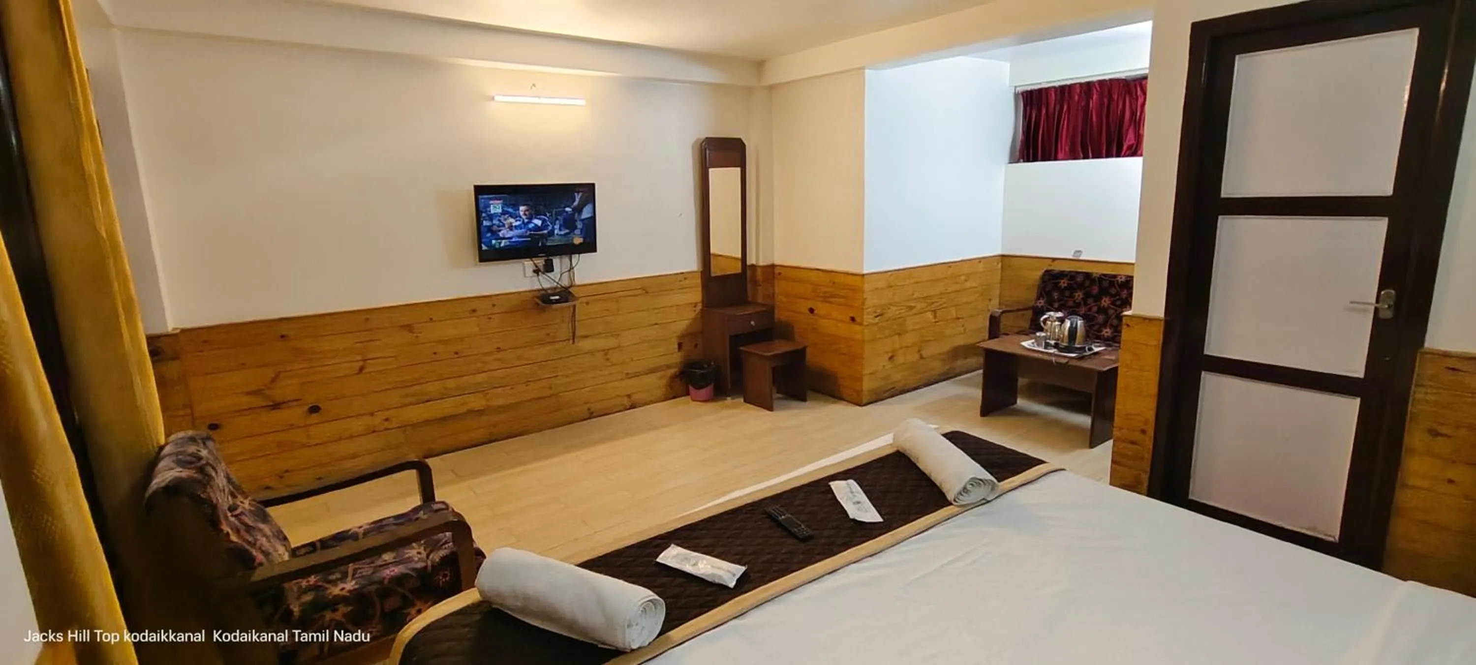 Bed in The Jacks Hilltop Resort Kodaikanal