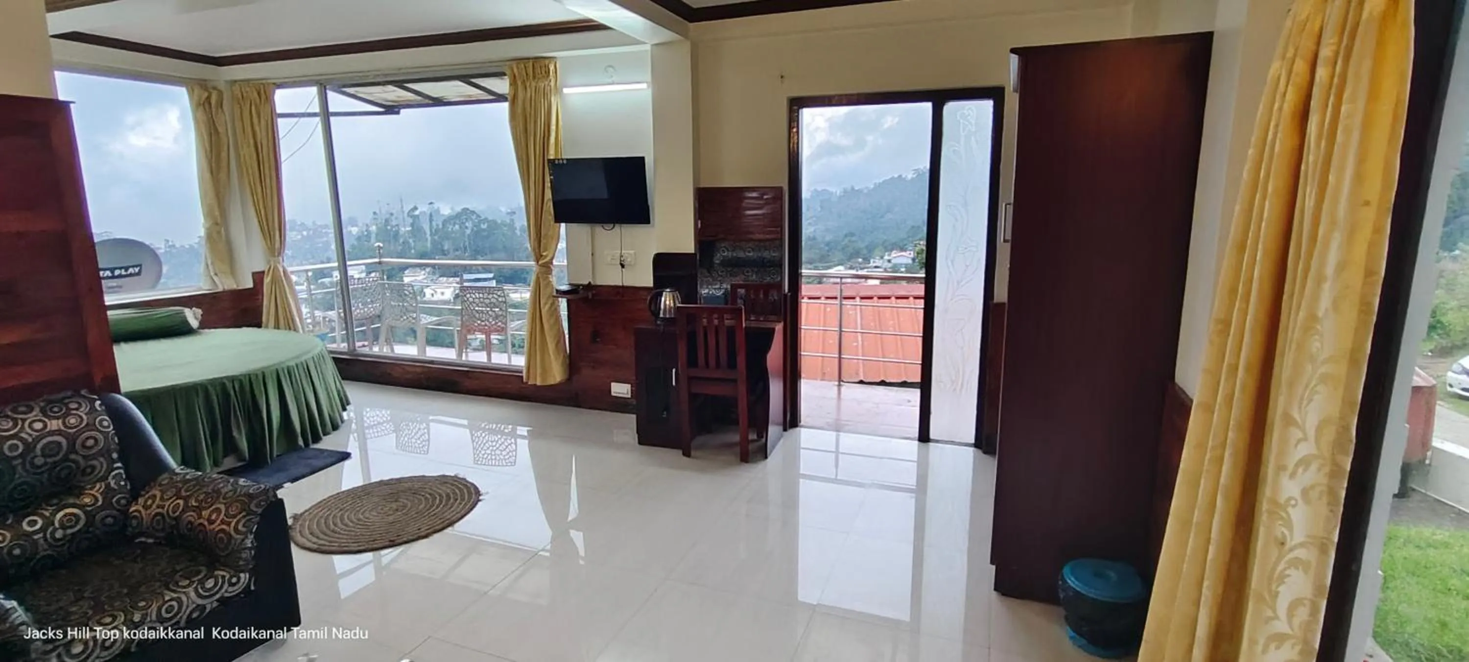 Bed in The Jacks Hilltop Resort Kodaikanal