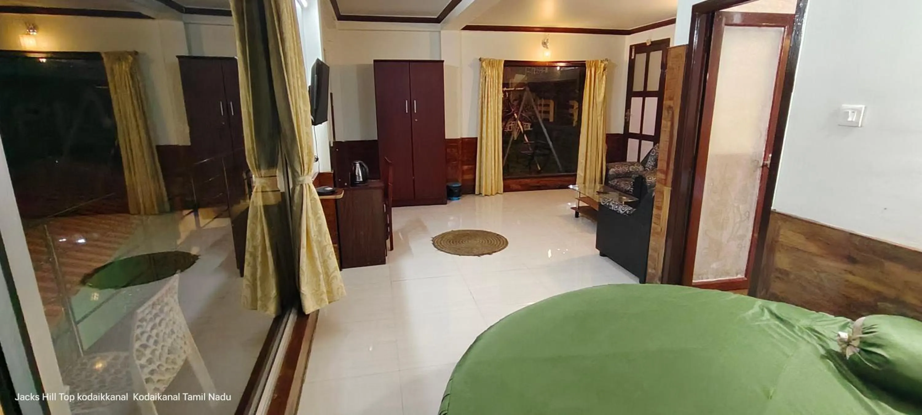 Bed in The Jacks Hilltop Resort Kodaikanal