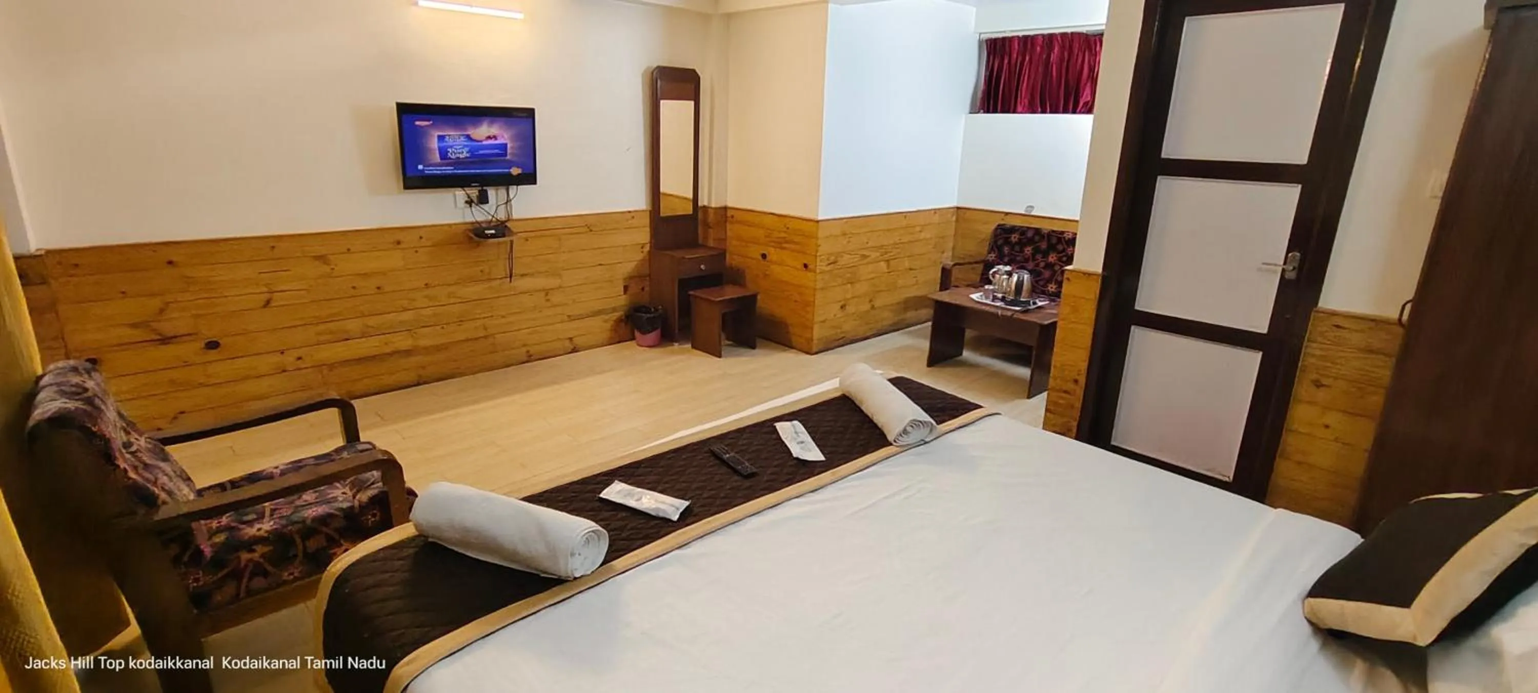 Bed in The Jacks Hilltop Resort Kodaikanal