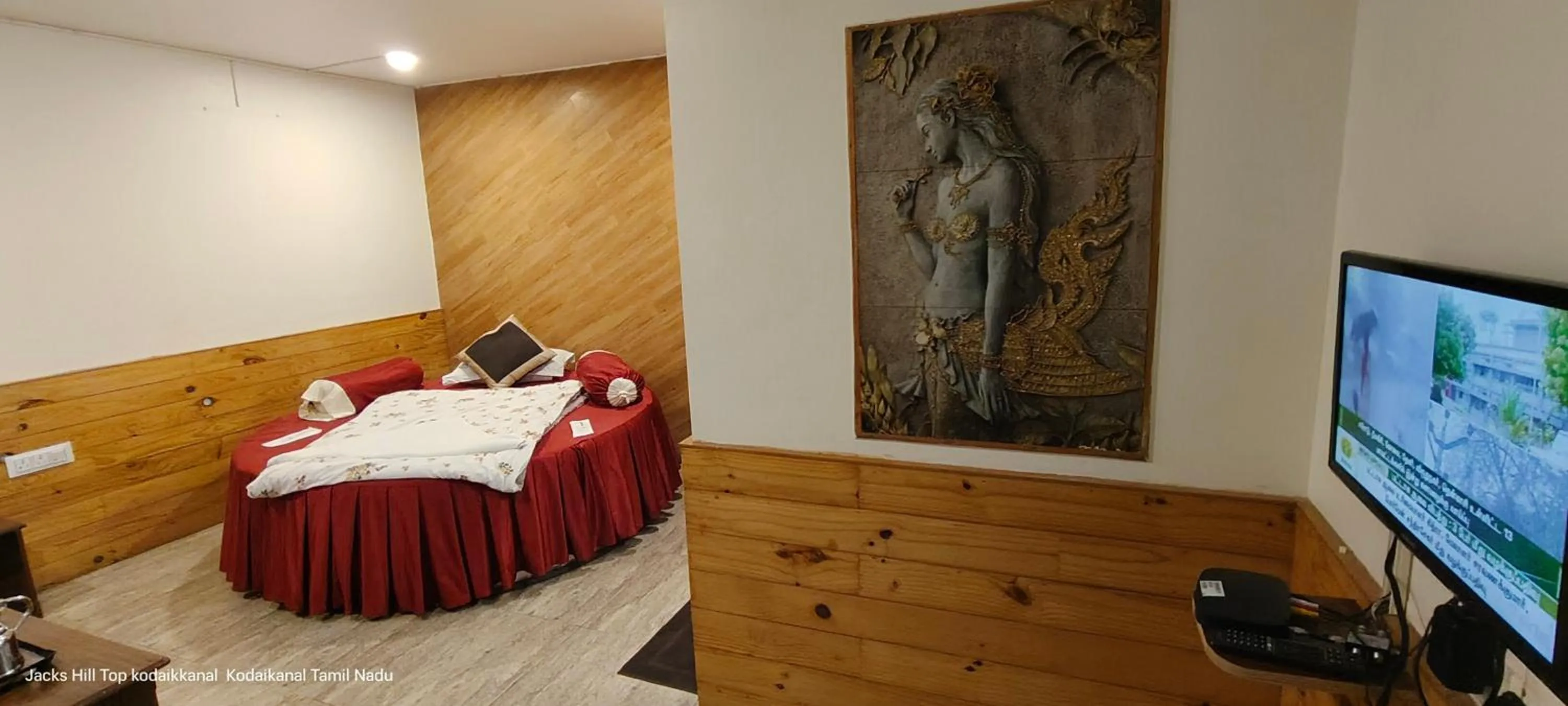 Bed in The Jacks Hilltop Resort Kodaikanal