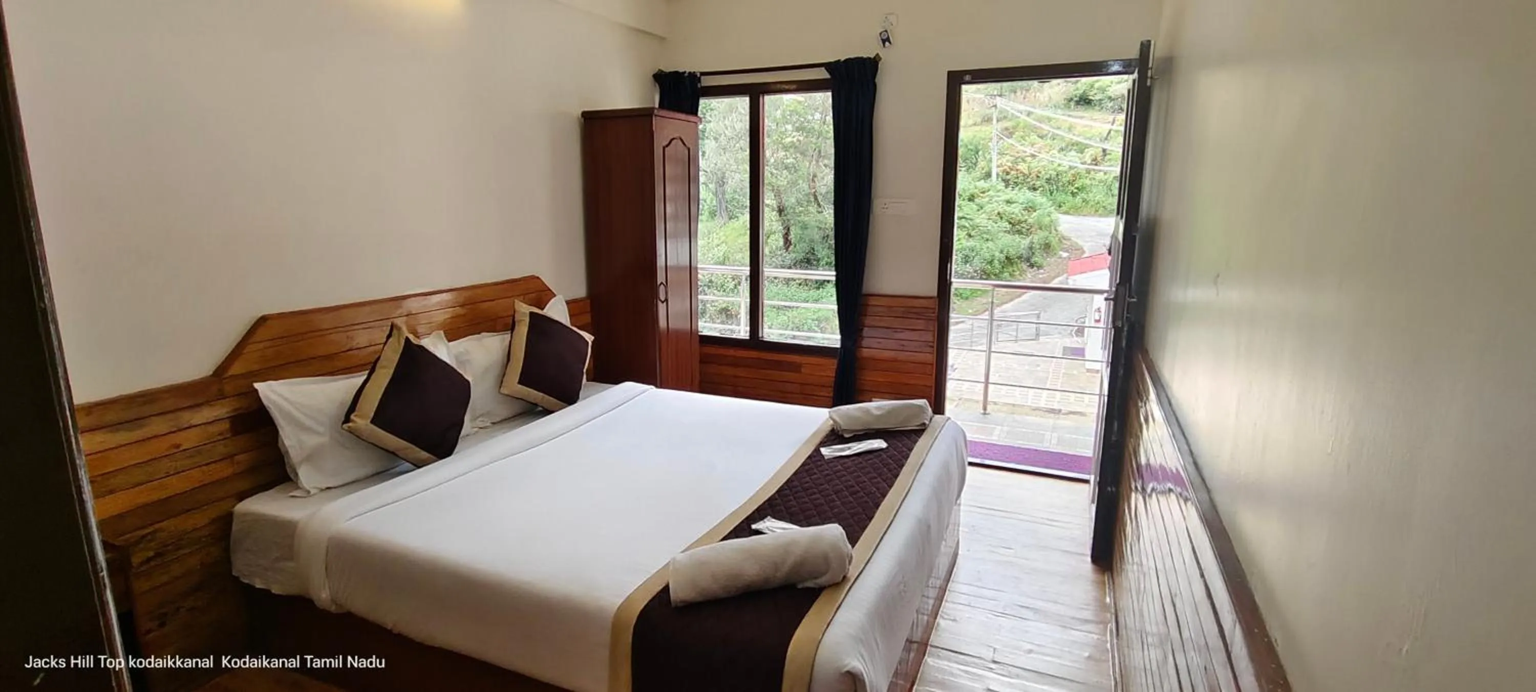 Bed in The Jacks Hilltop Resort Kodaikanal