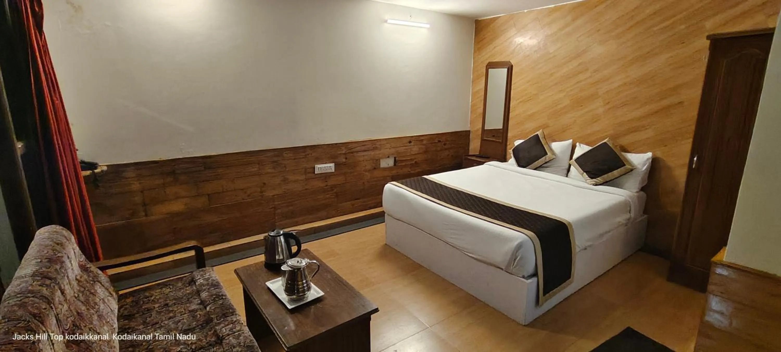 Bed in The Jacks Hilltop Resort Kodaikanal