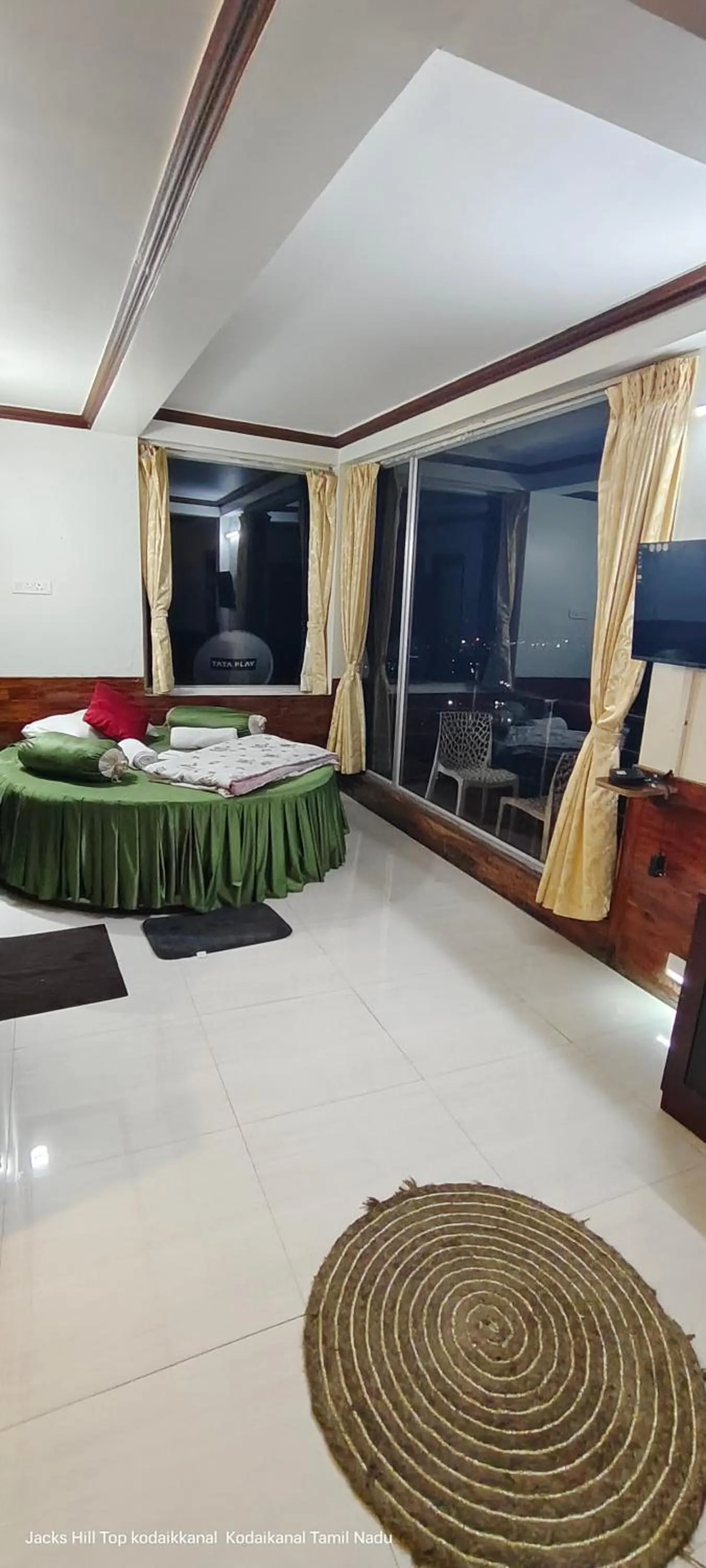 Bed in The Jacks Hilltop Resort Kodaikanal