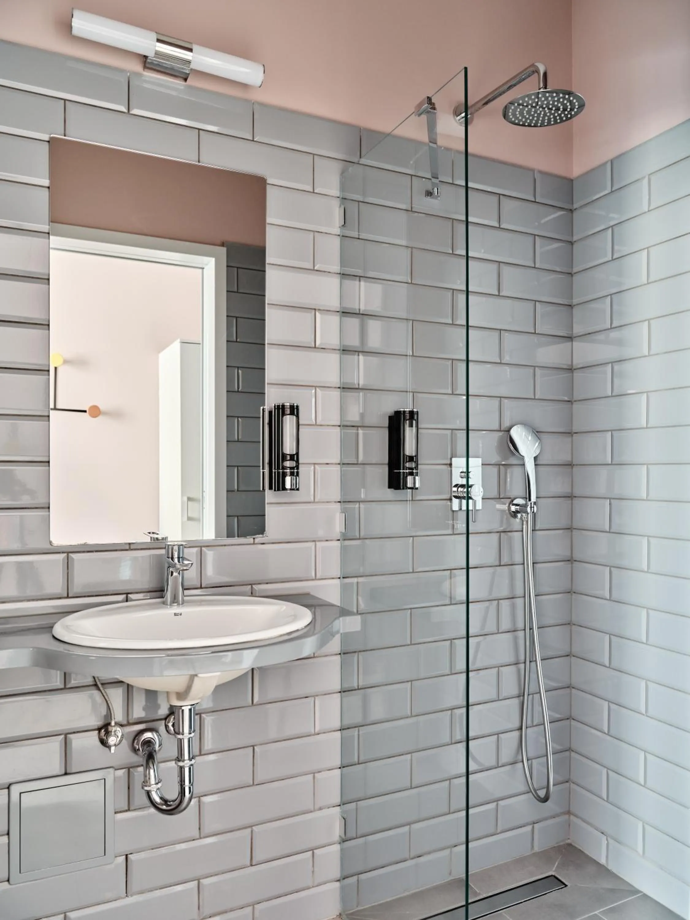 Shower in HOLA GDYNIA