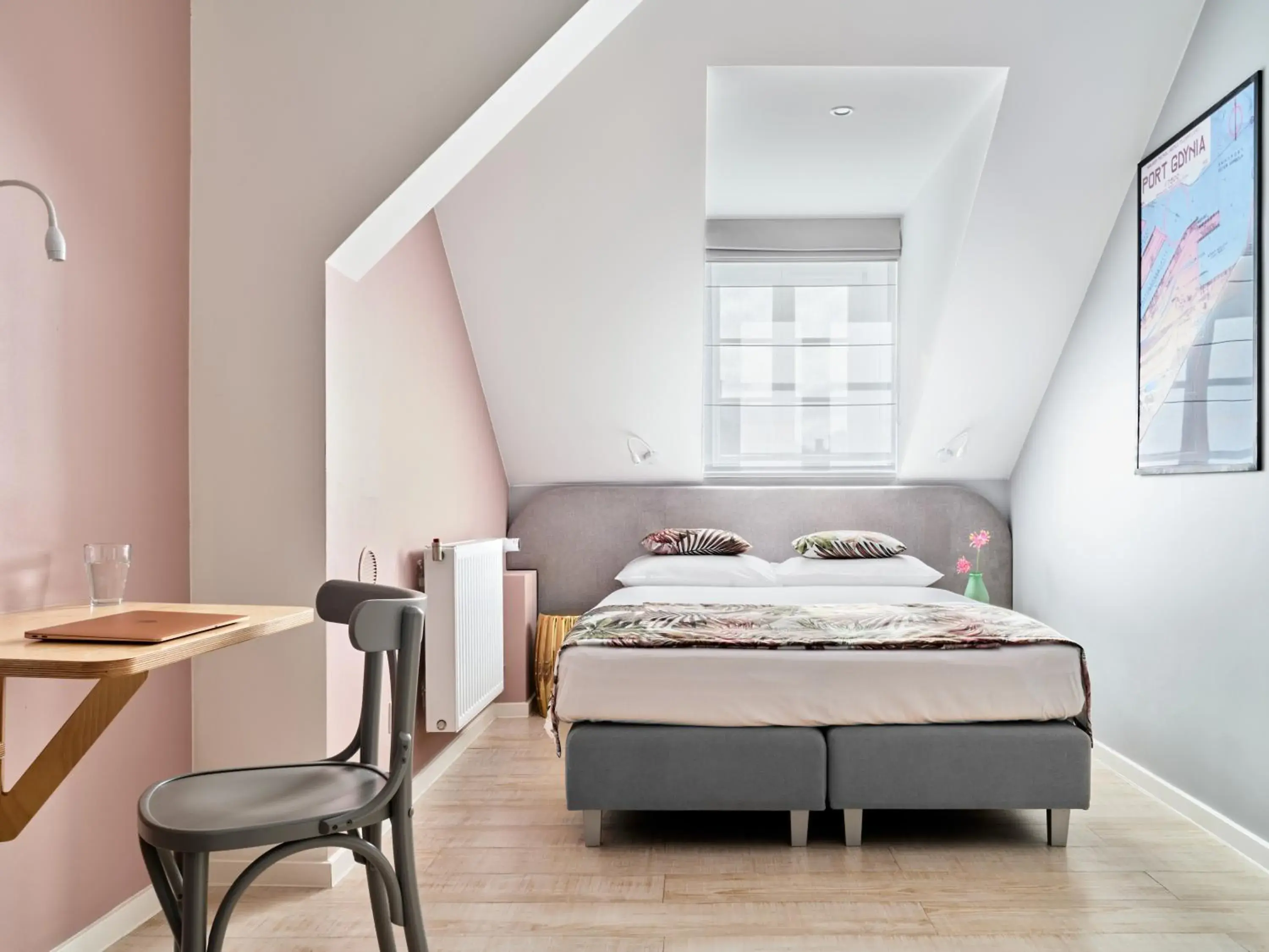 Bed in HOLA GDYNIA Bed in HOLA GDYNIA