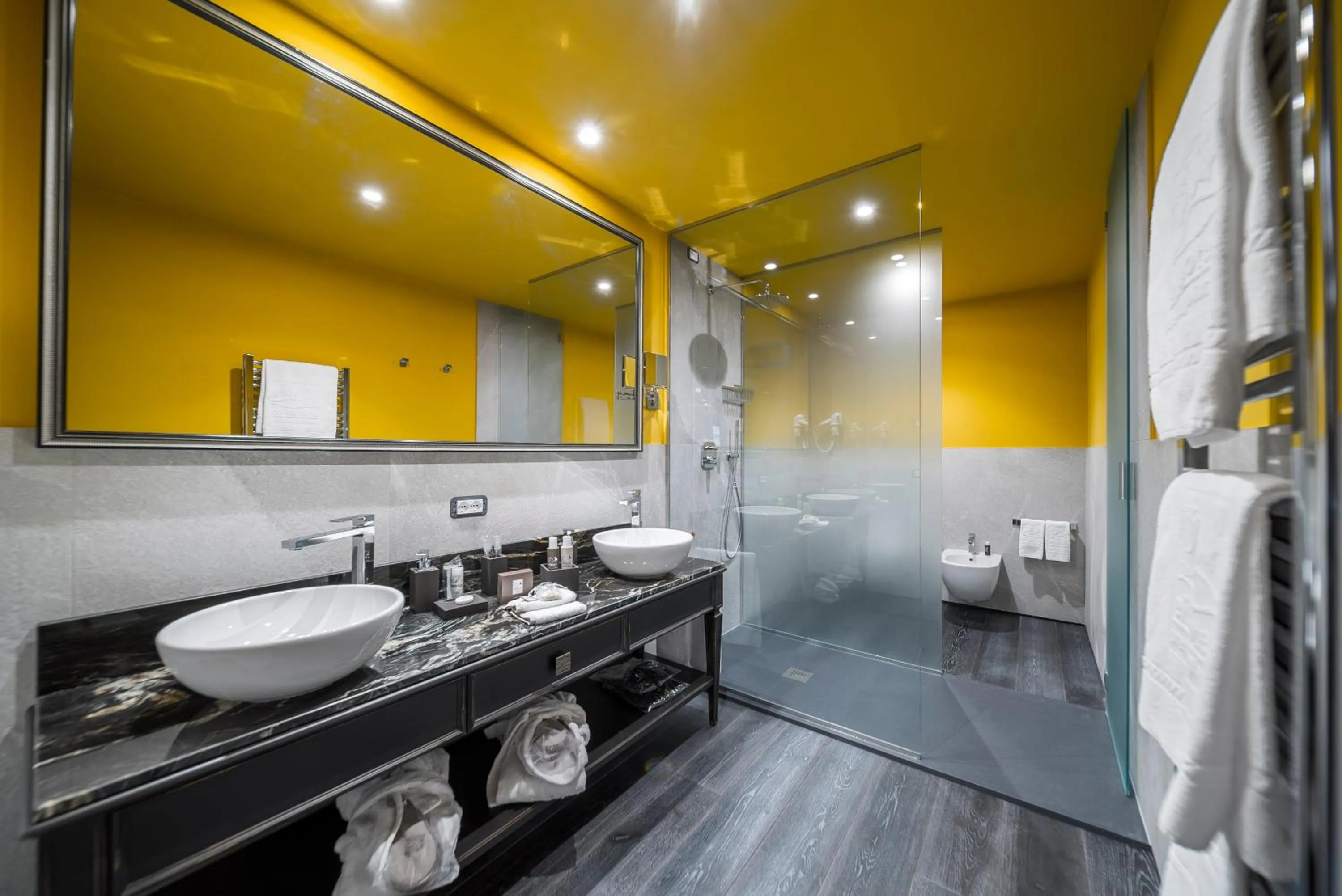 Shower in Hotel Spinale