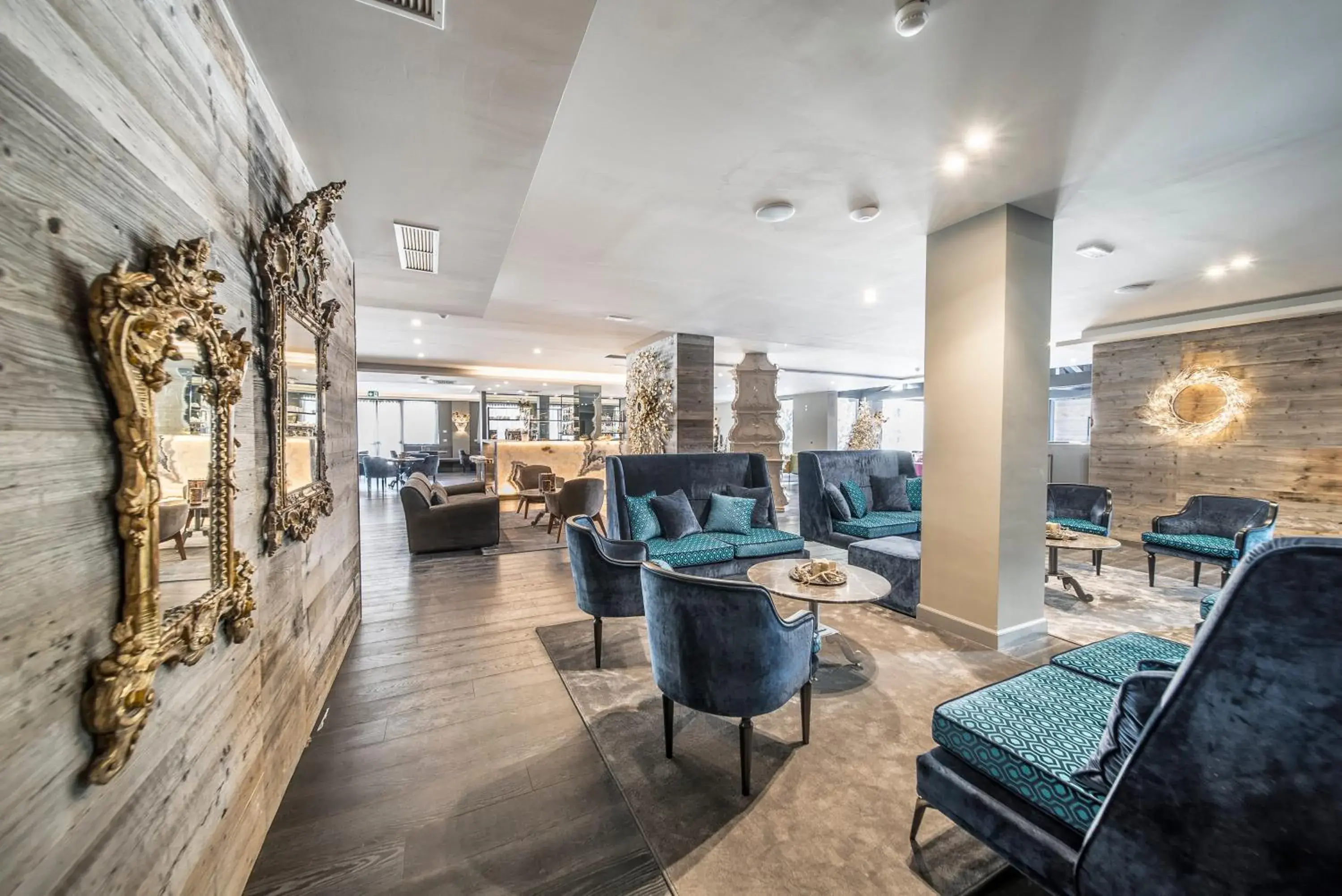 Lobby or reception in Hotel Spinale Lobby or reception in Hotel Spinale