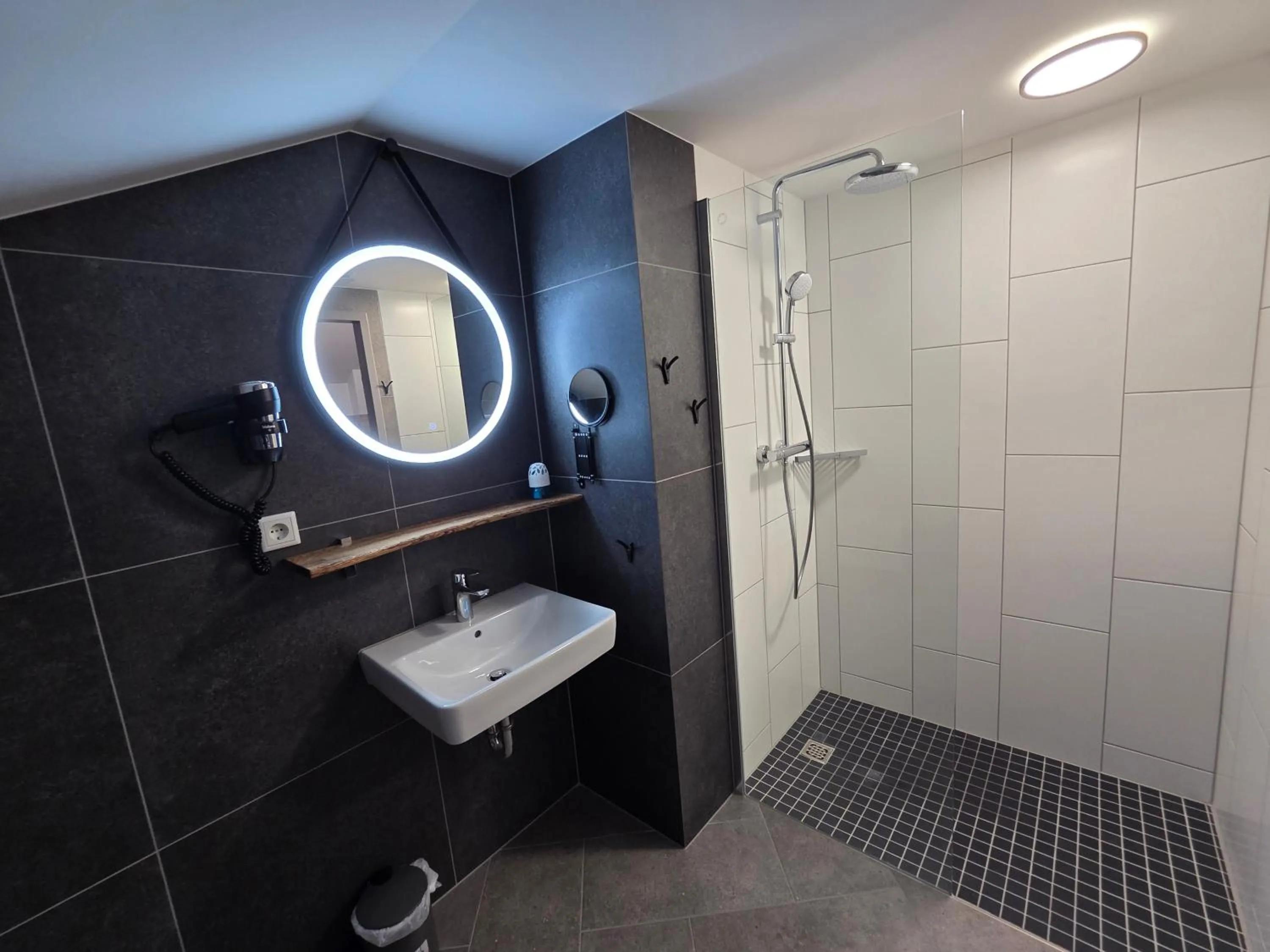 Shower in Aparthotel Fairschlafen Minden