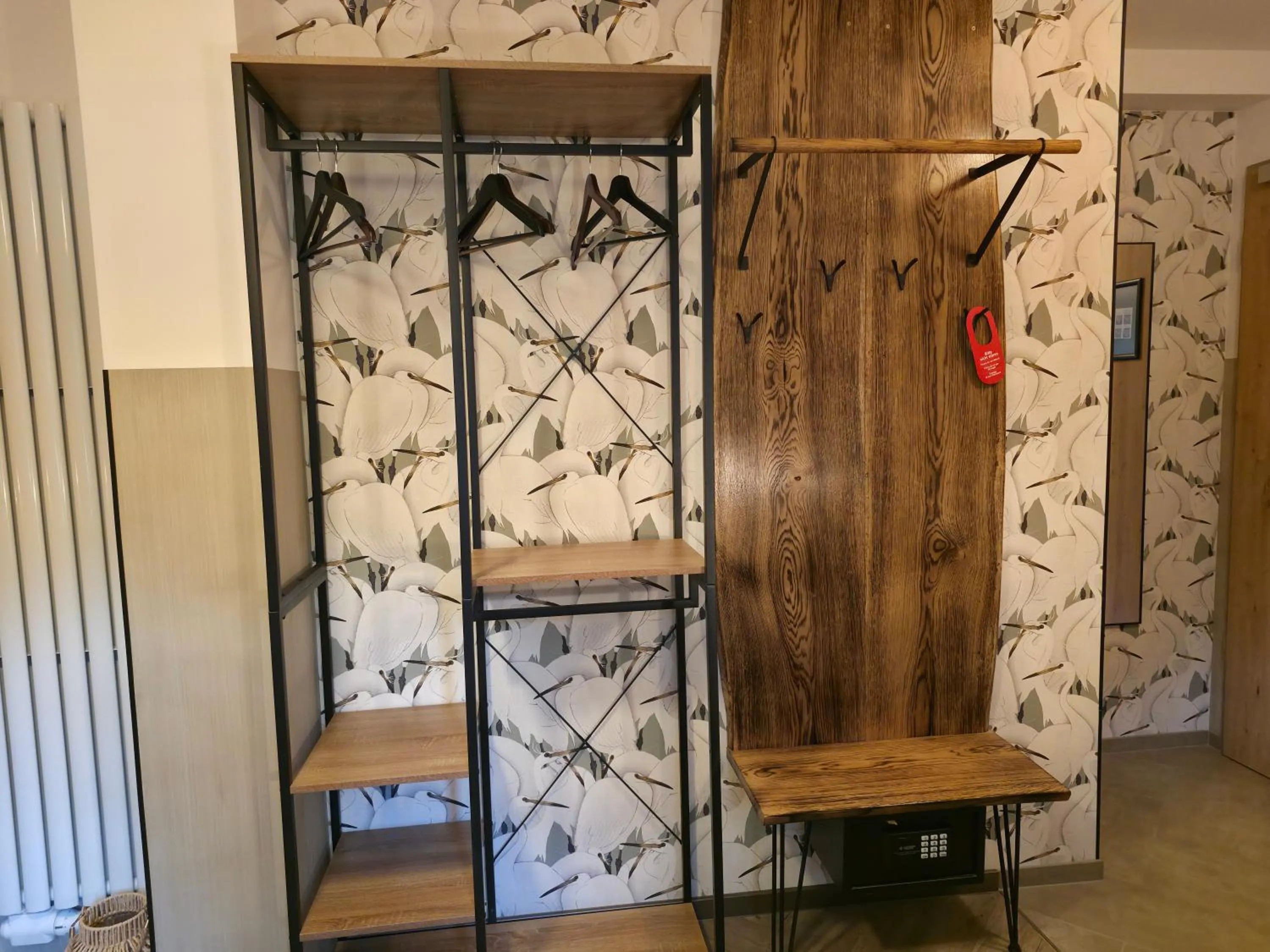 wardrobe in Aparthotel Fairschlafen Minden