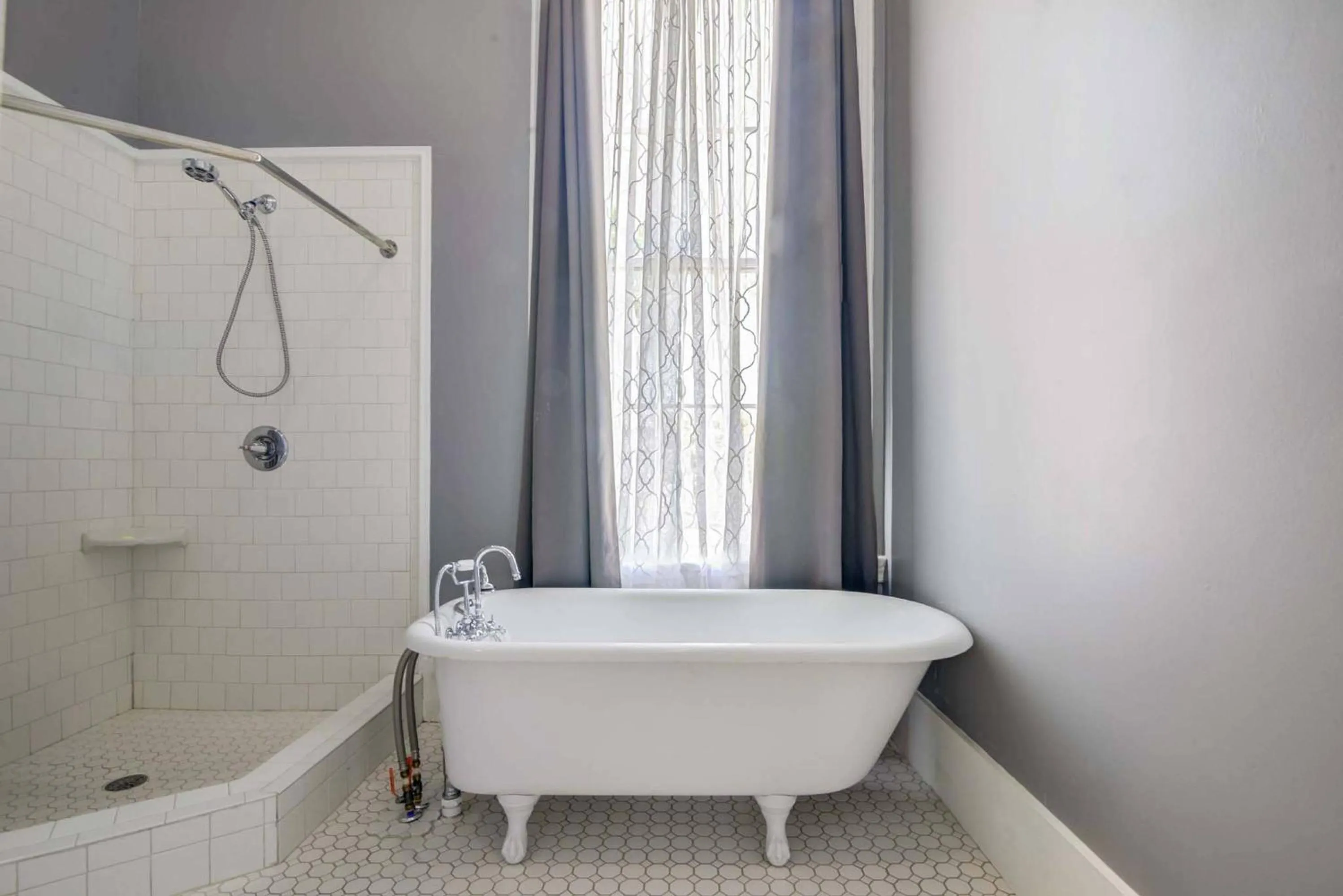 Bath in The George Manor