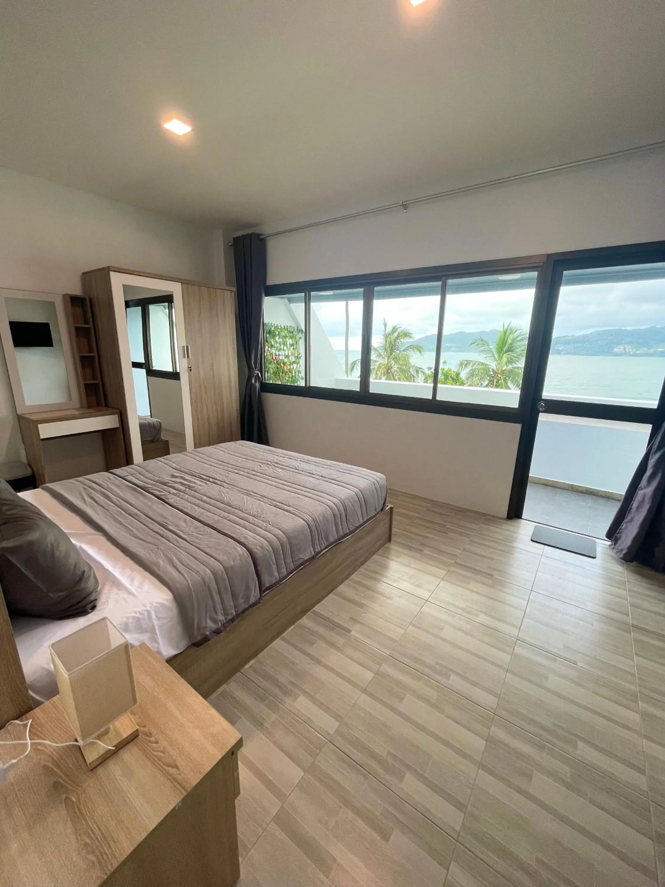 Bed in Garden Beach Sea View Patong