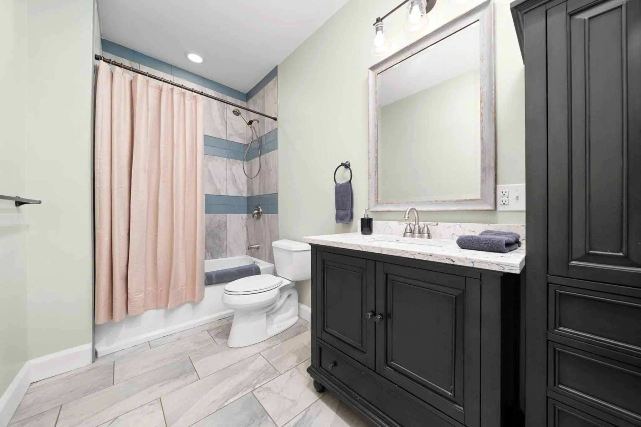 Shower in Secluded Luxury Home with Pool and Hot Tub in ASHEVILLE 15 min to Downtown
