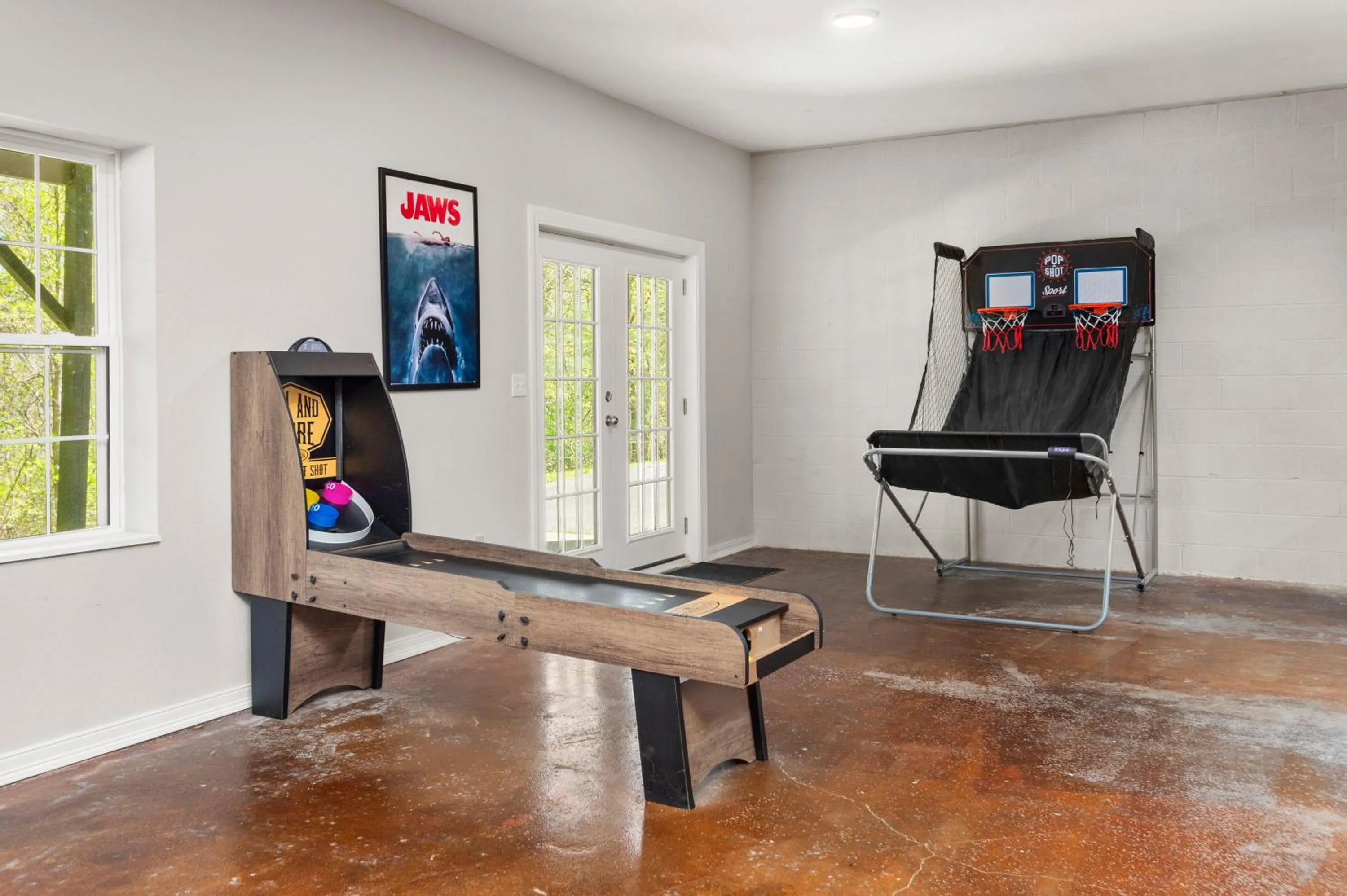 Game Room in Secluded Luxury Home with Pool and Hot Tub in ASHEVILLE 15 min to Downtown