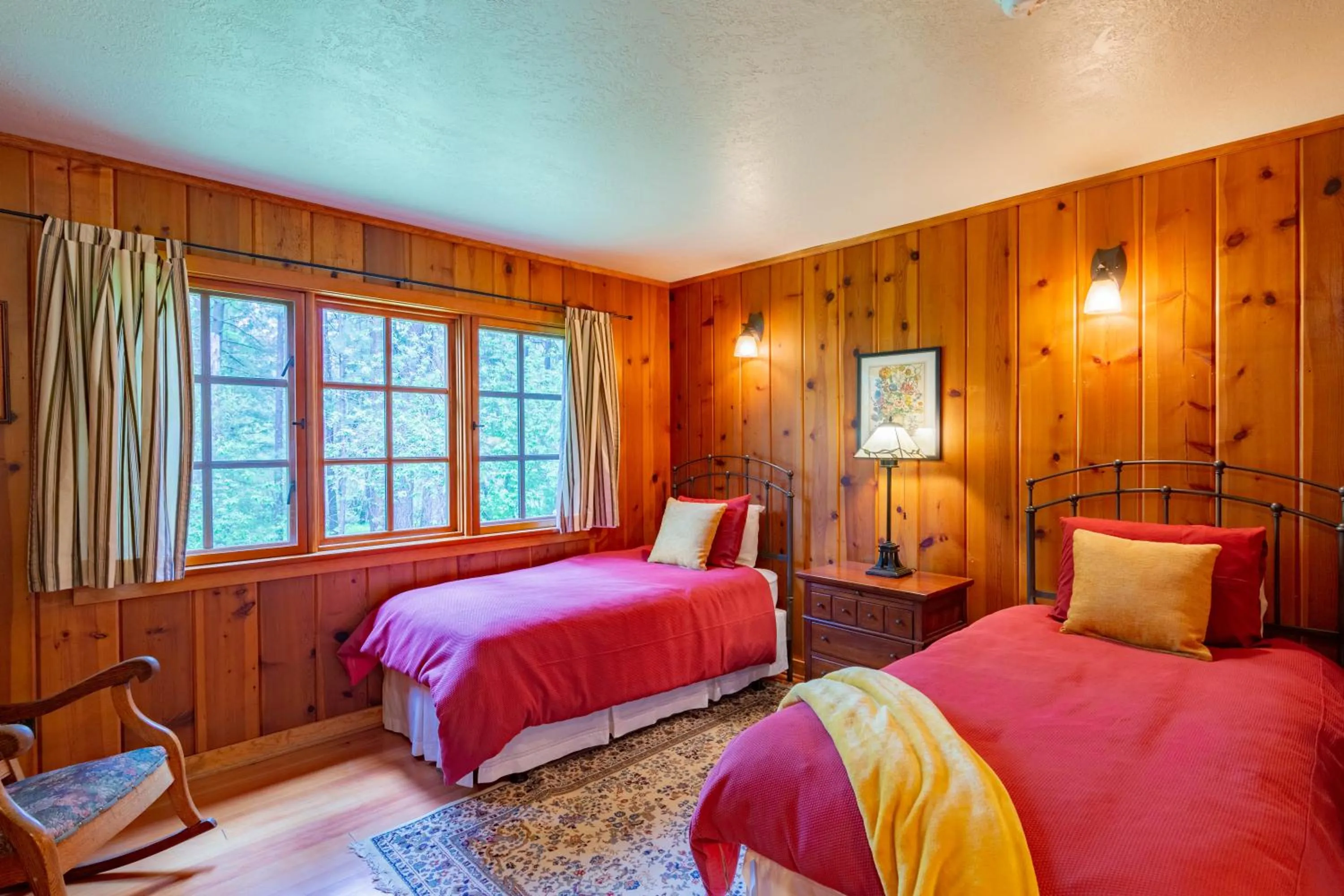 Bed in Lake Creek Lodge