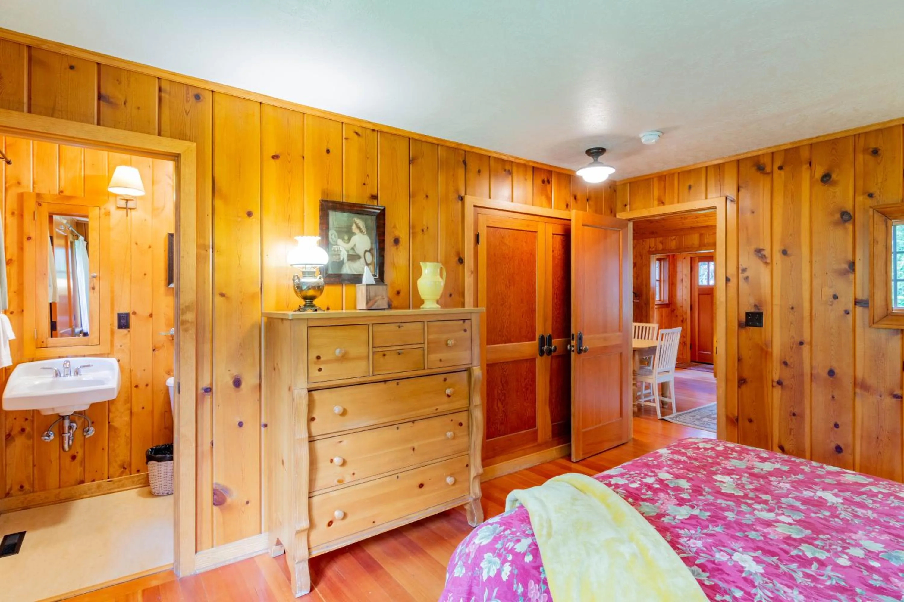 Bed in Lake Creek Lodge