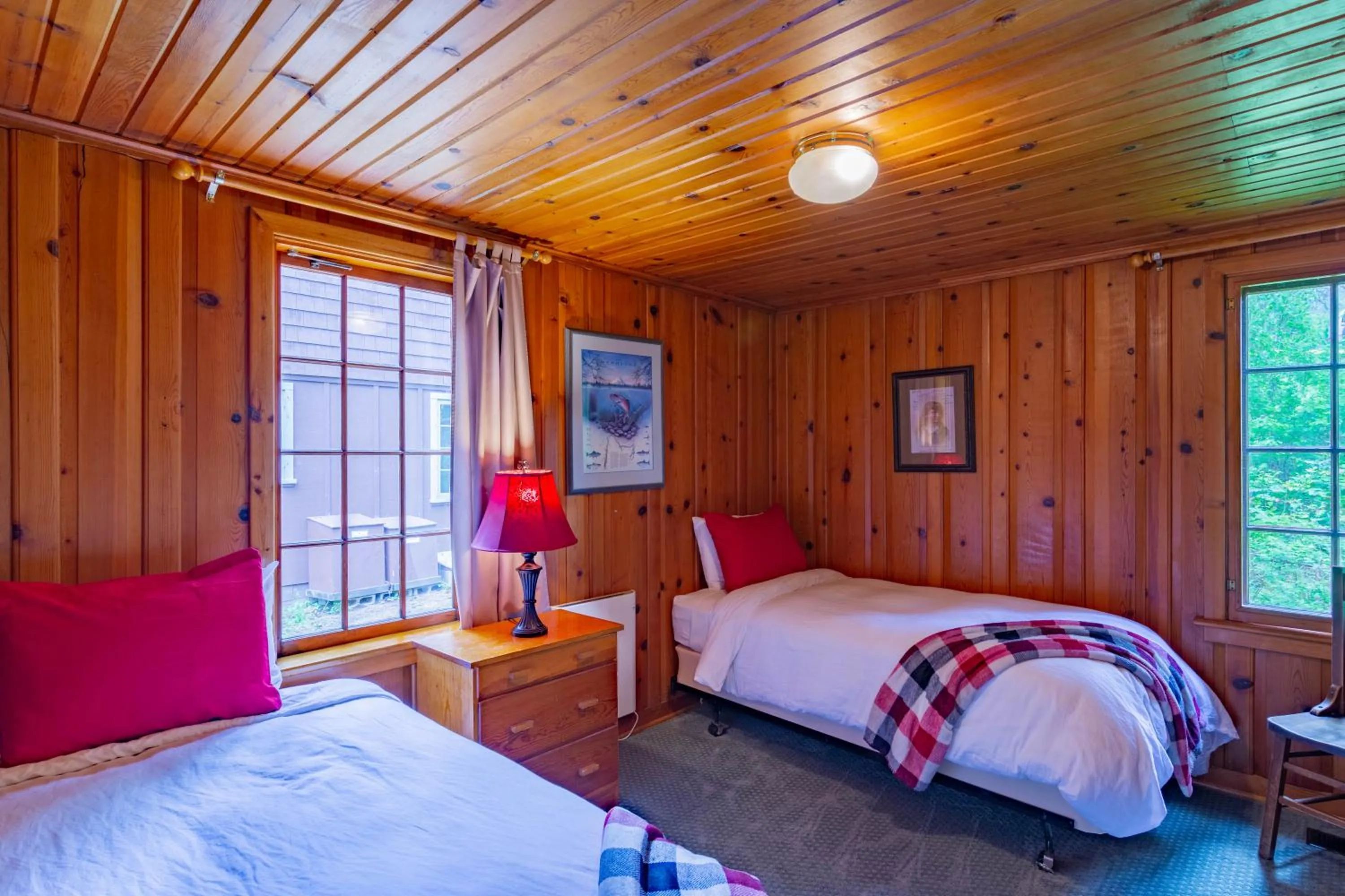 Bed in Lake Creek Lodge