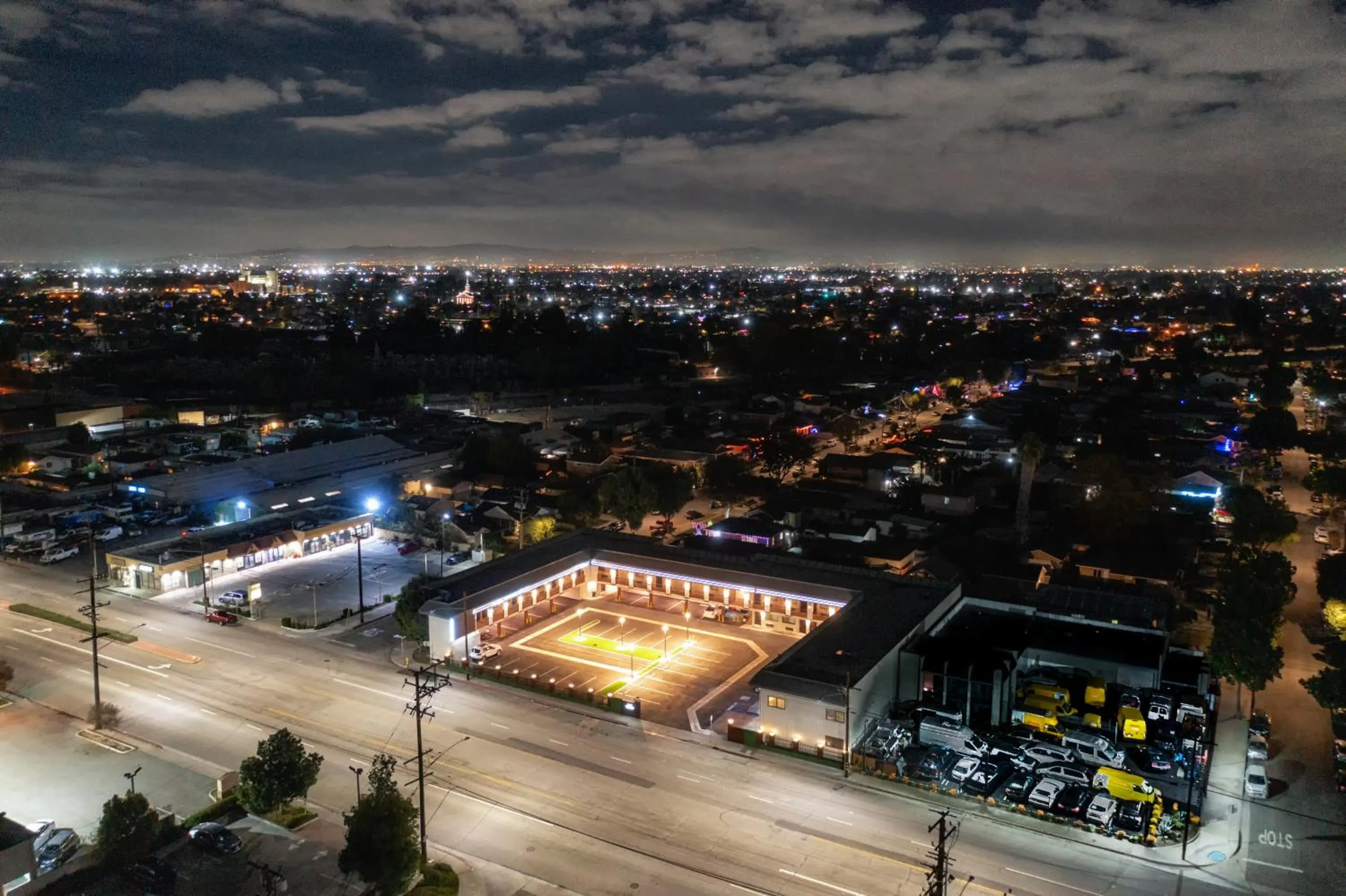 Property building in Aspire Inn Studios & Spas