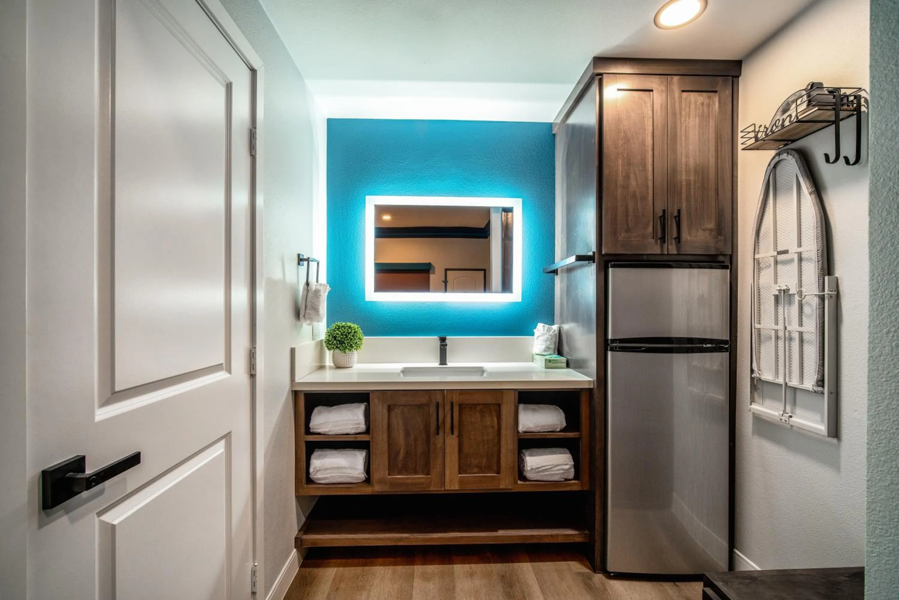 towels in Aspire Inn Studios & Spas