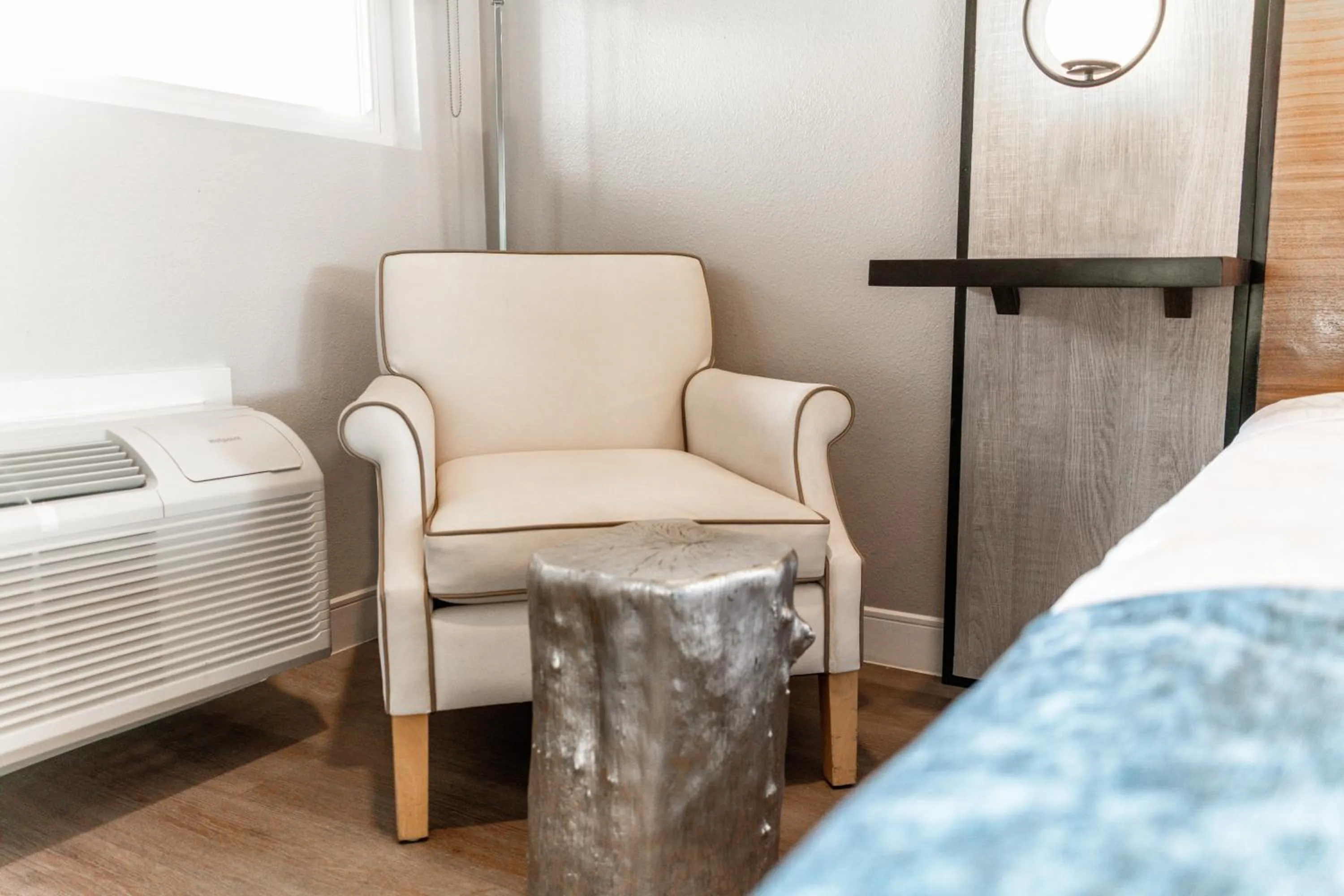 Bed in Aspire Inn Studios & Spas