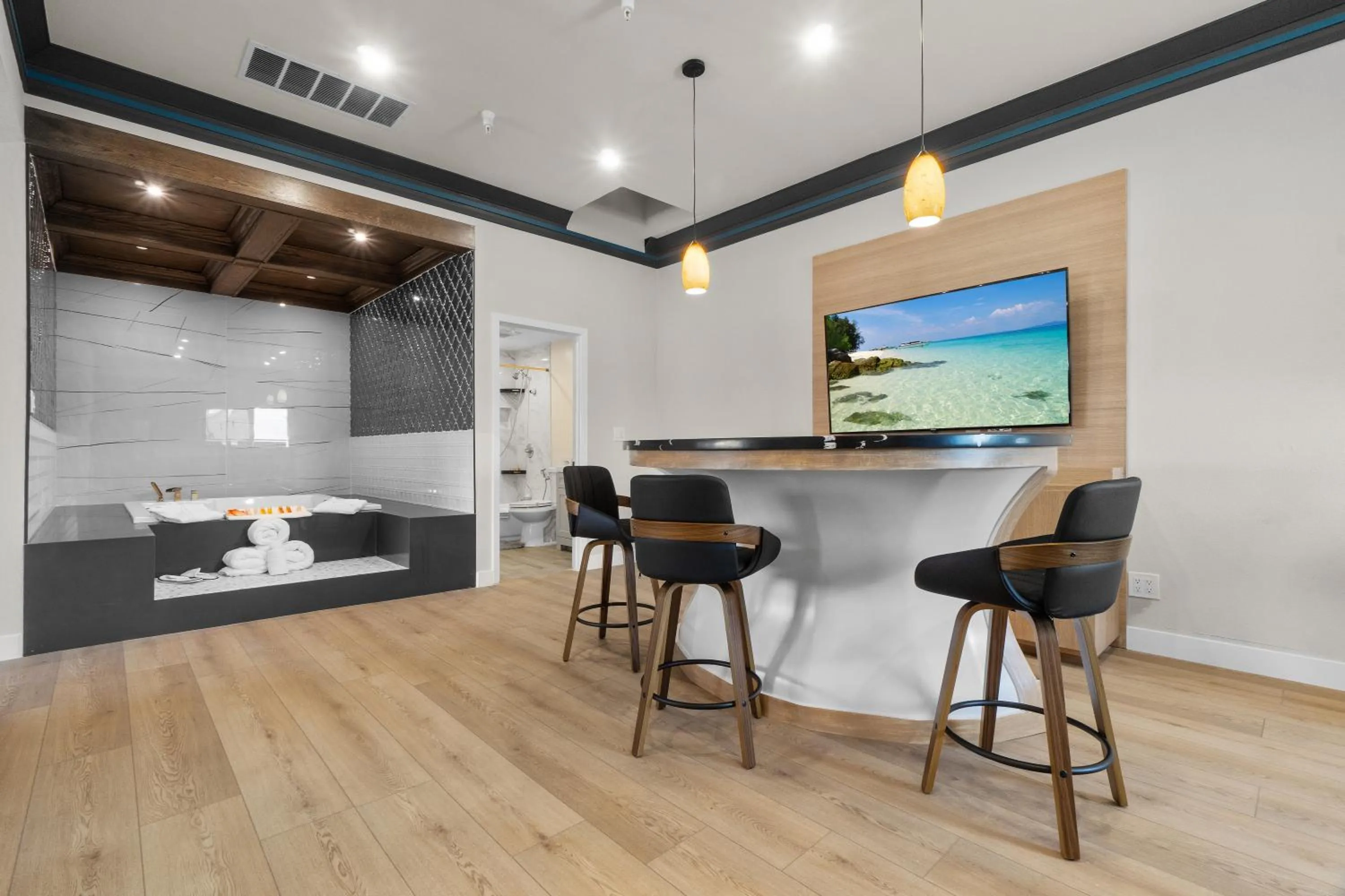 minibar in Aspire Inn Studios & Spas