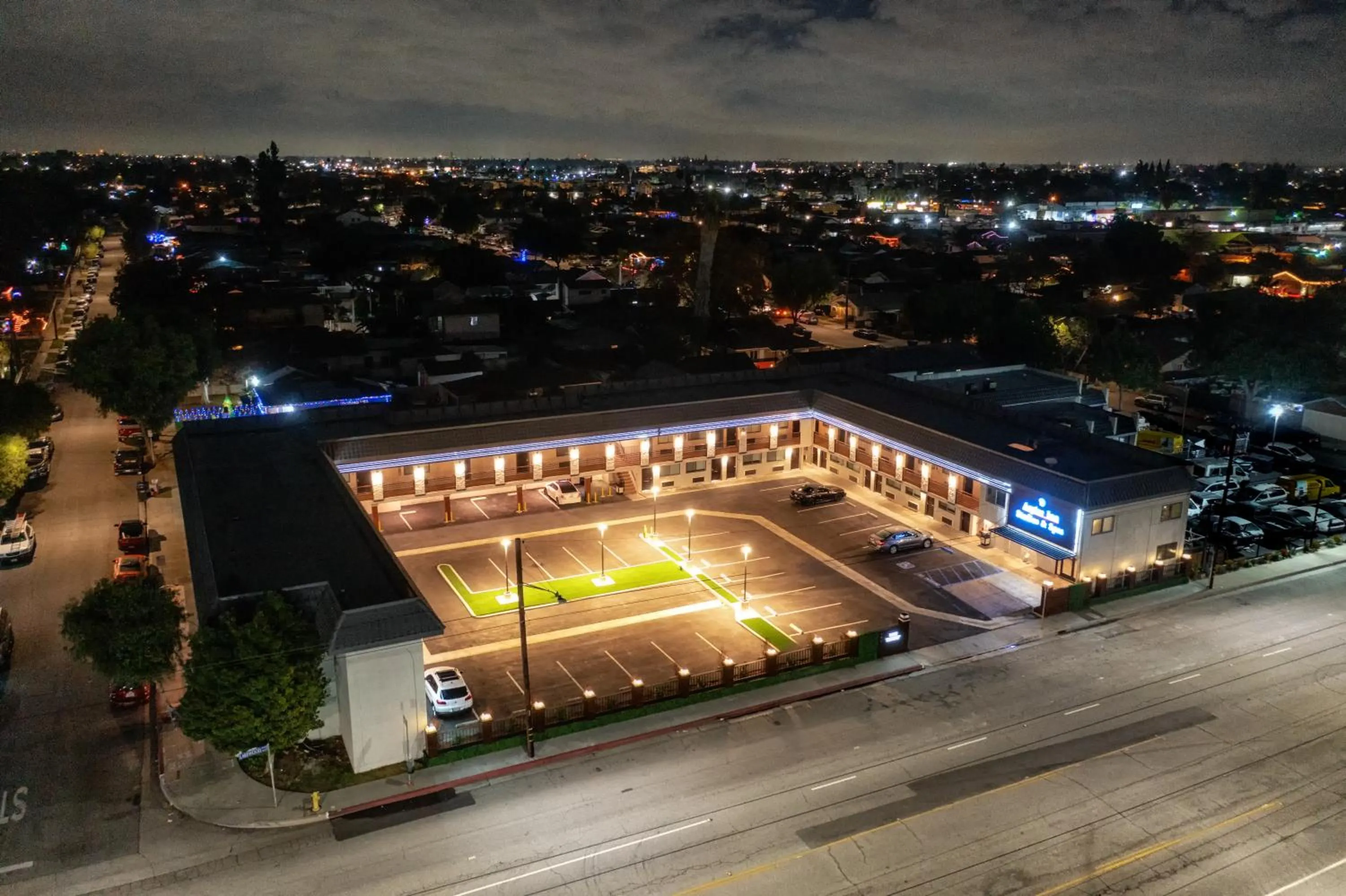 Property building in Aspire Inn Studios & Spas