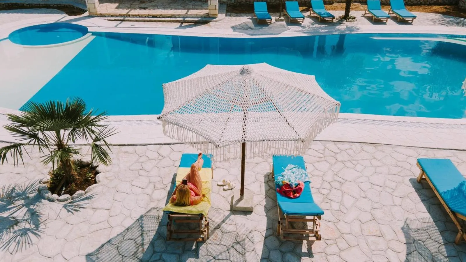 Swimming pool in Vila Milo