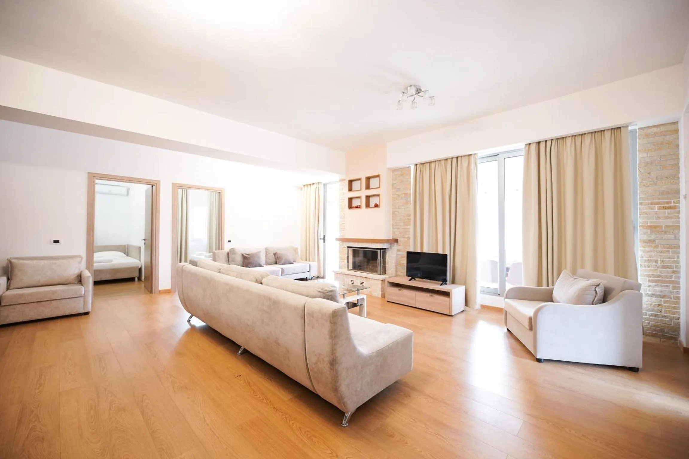 TV and multimedia in Vila Milo