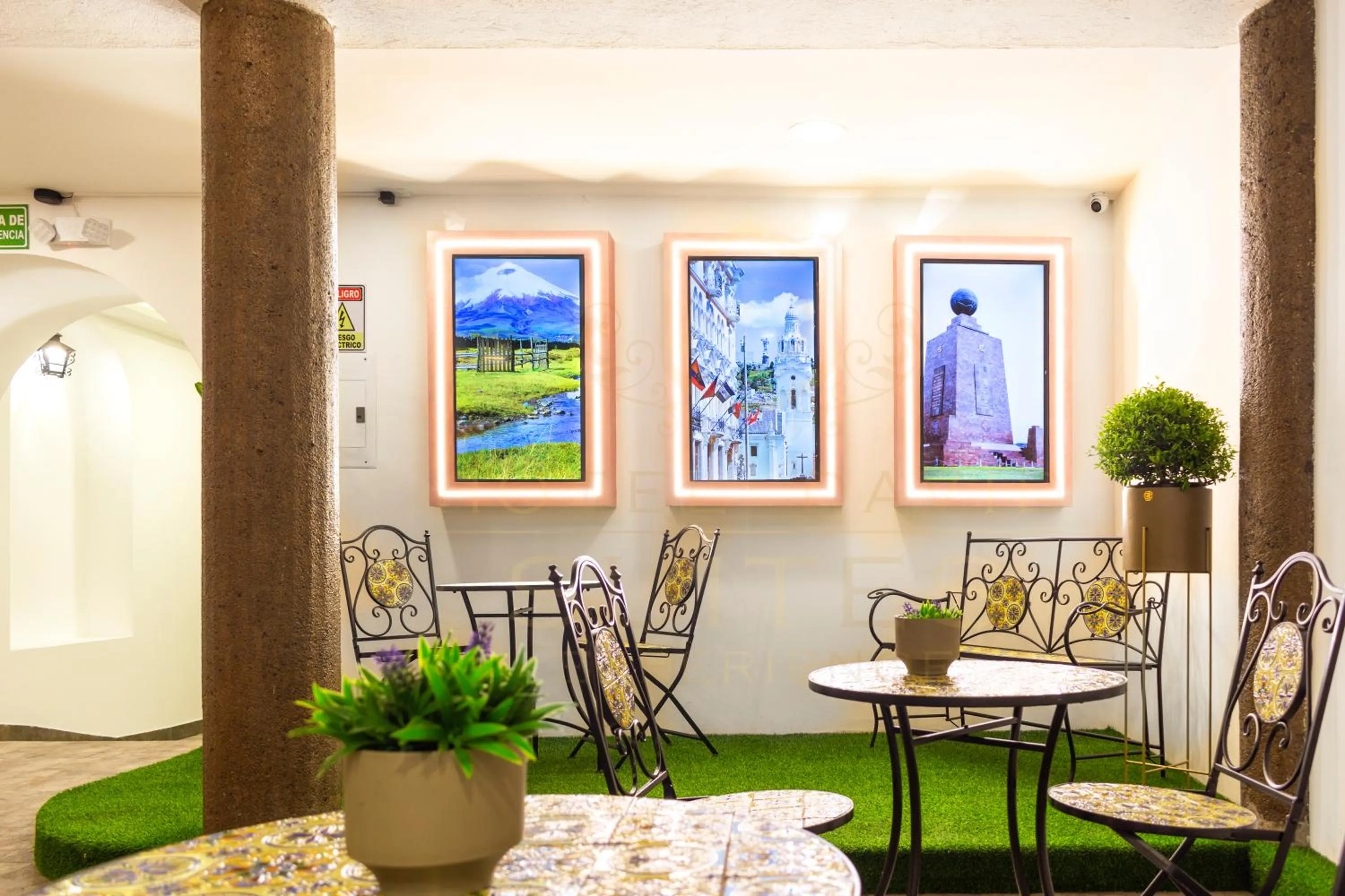 Living room in Suites Experience by Hotel David