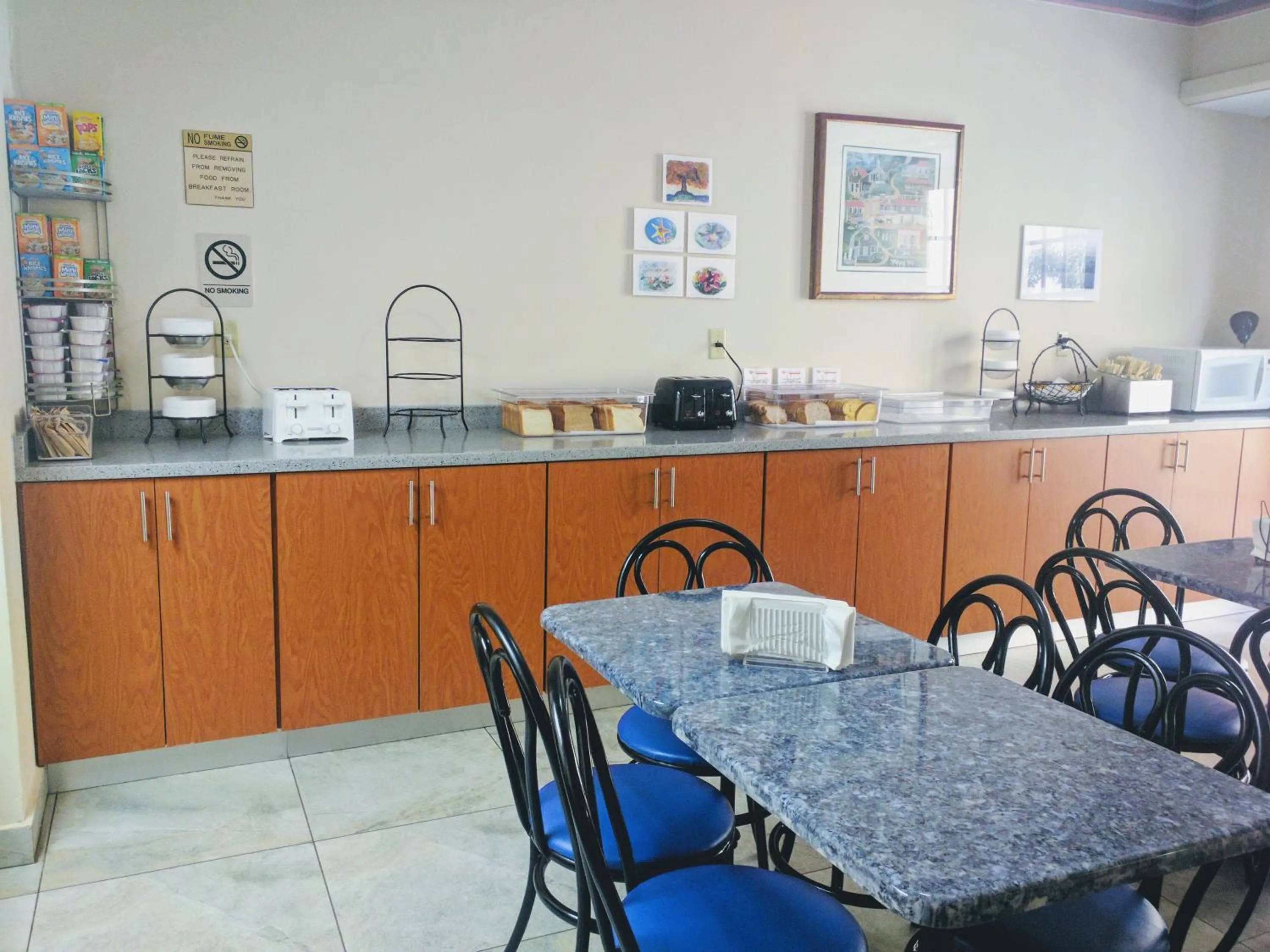 Coffee/tea facilities in Canario Lagoon Hotel