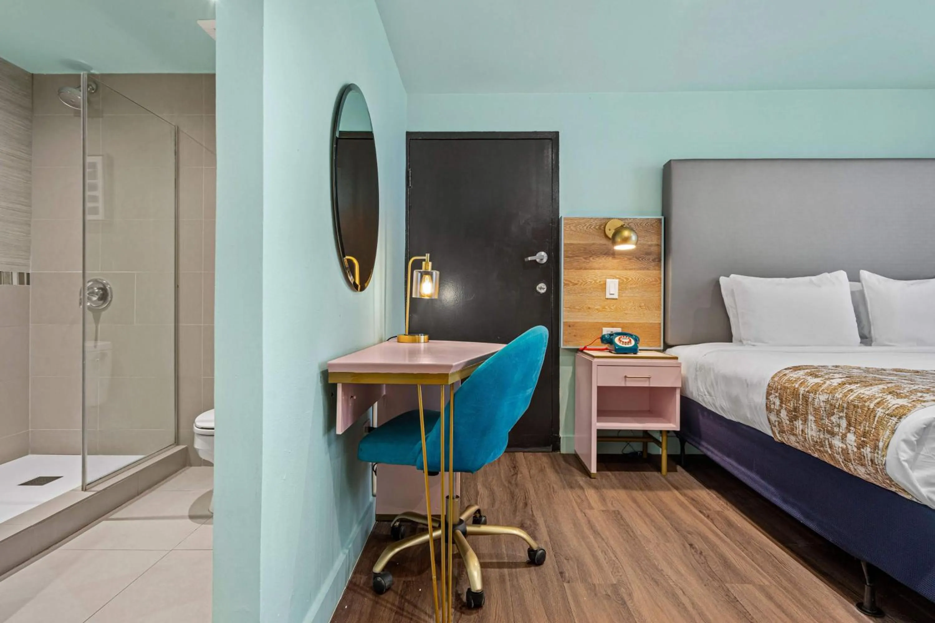 Shower, Bed in Abitta Condado