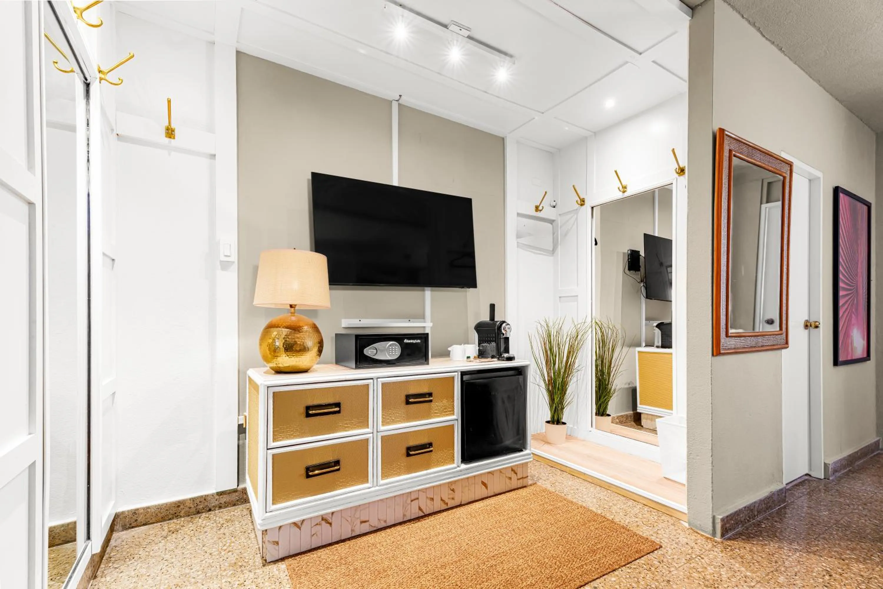 TV and multimedia in Abitta Condado