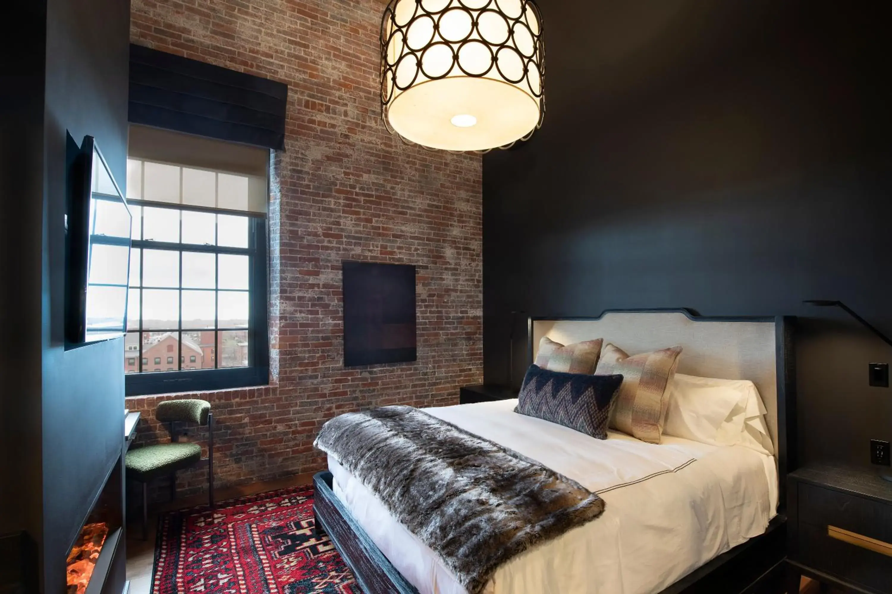 King Room in The Lincoln Hotel King Room in The Lincoln Hotel