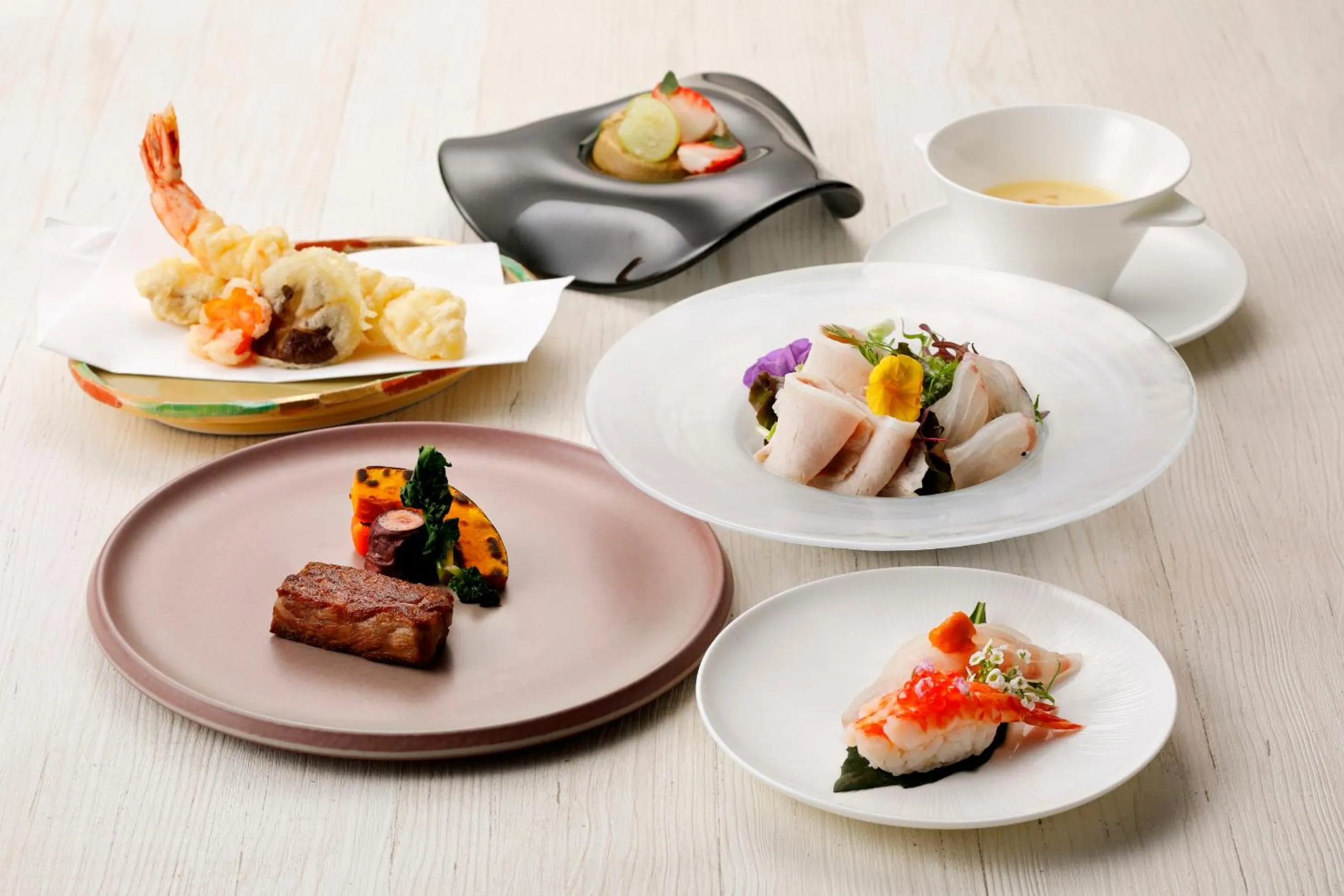 Food and drinks in The HOTEL SANRAKU KANAZAWA