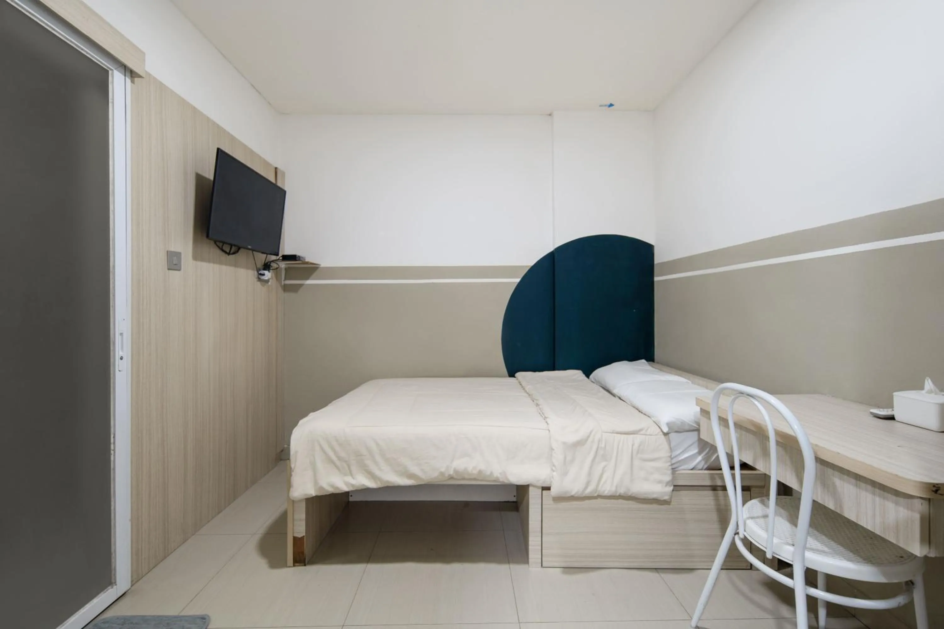 Bedroom, Bed in Cove T63