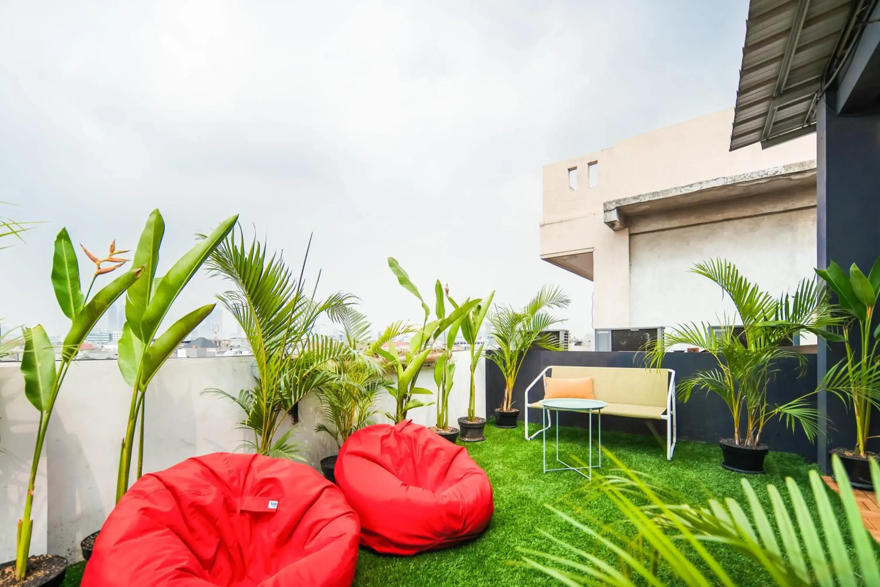 Property building in Cove T63 Property building in Cove T63