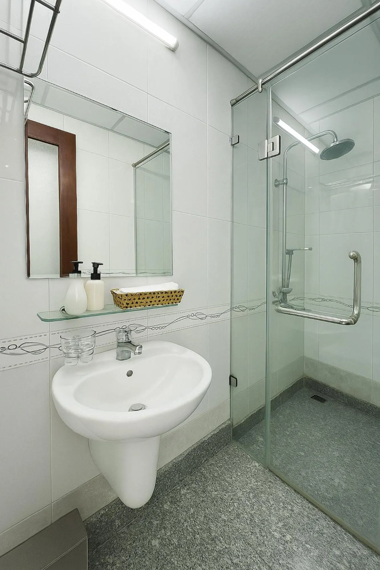 Shower in Onestar Danang Riverside