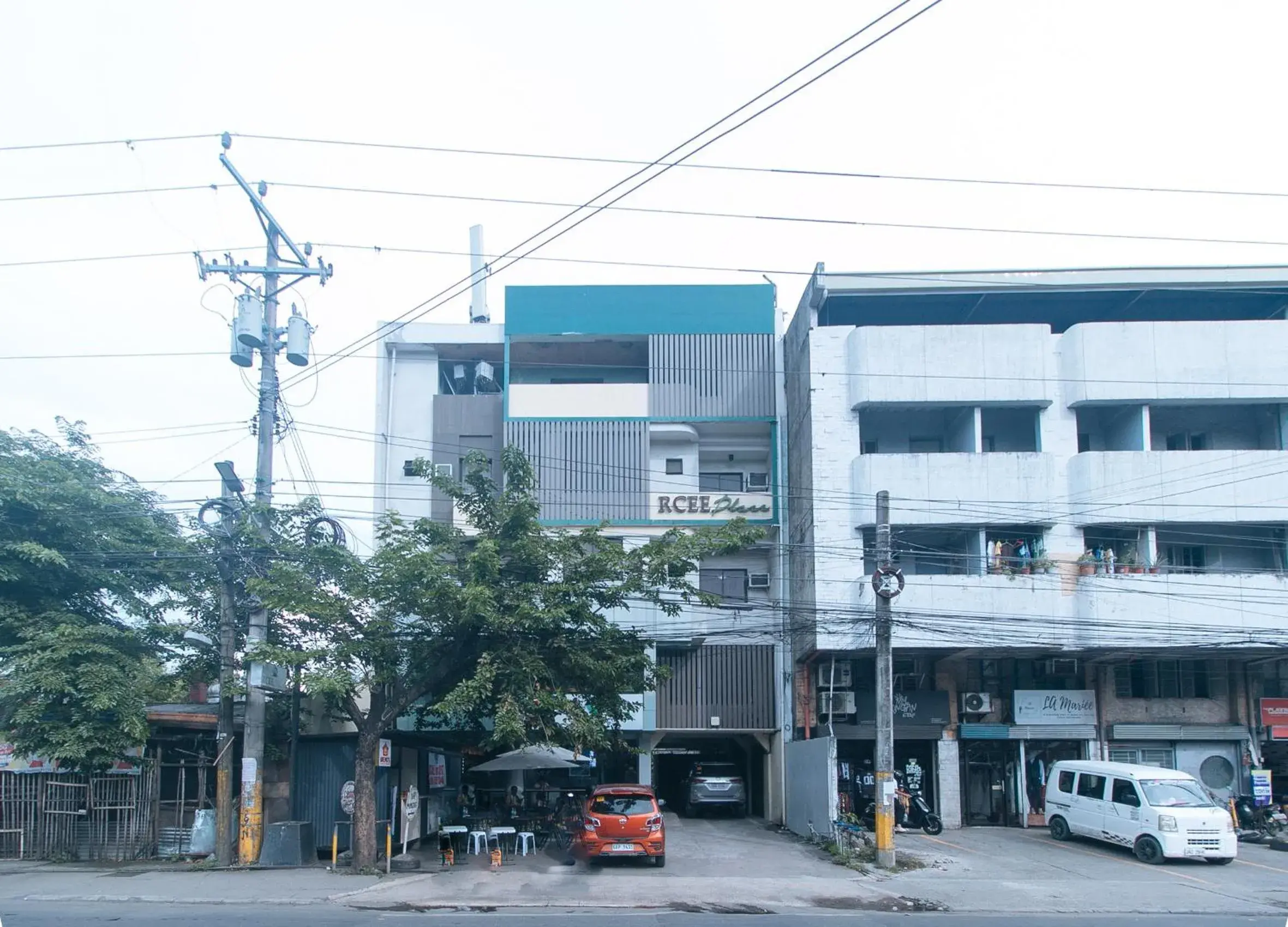 Property building in Rcee Place by RedDoorz Property building in Rcee Place by RedDoorz