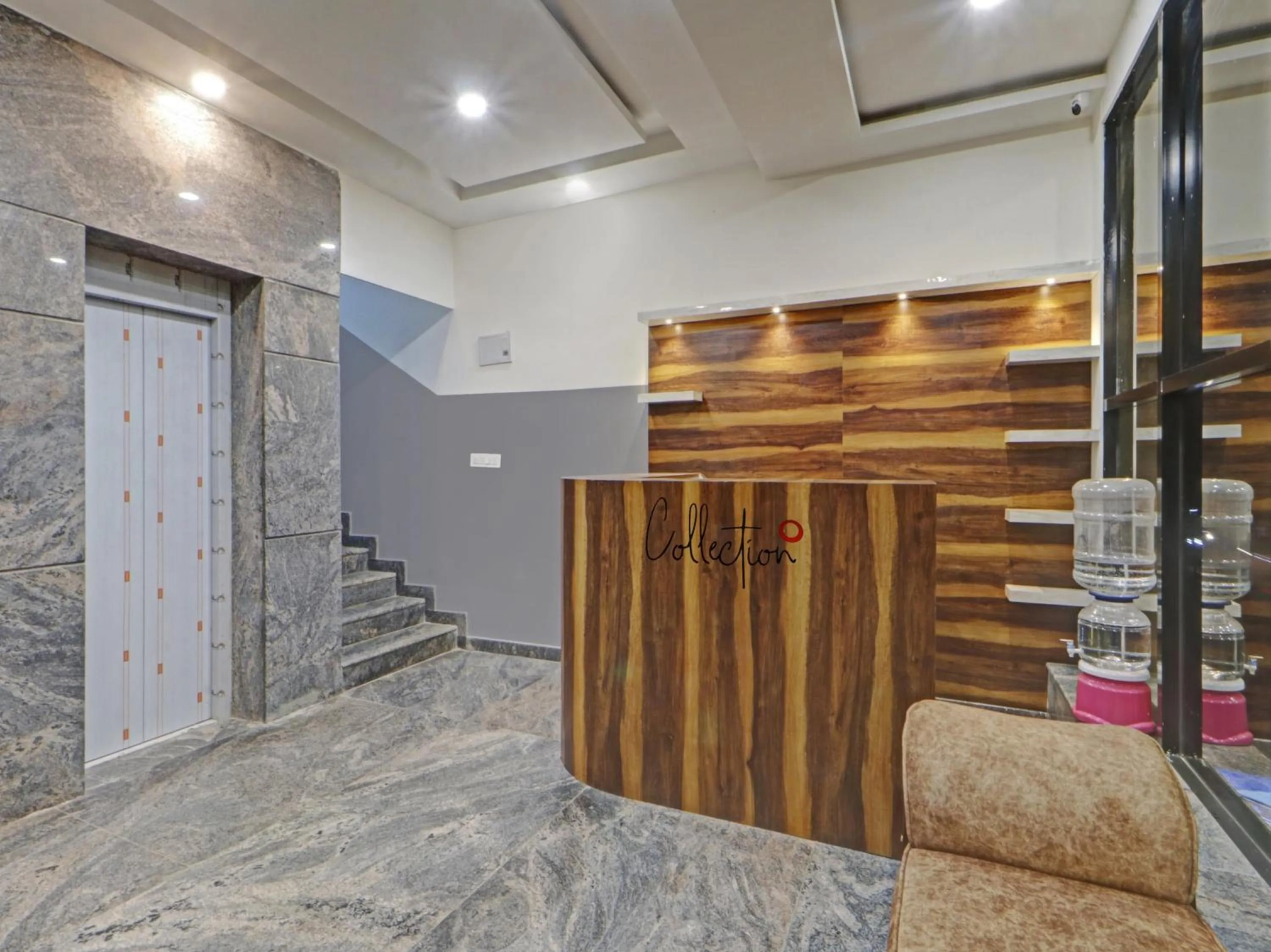 Lobby or reception in Hotel O by OYO Dhruvas Residency