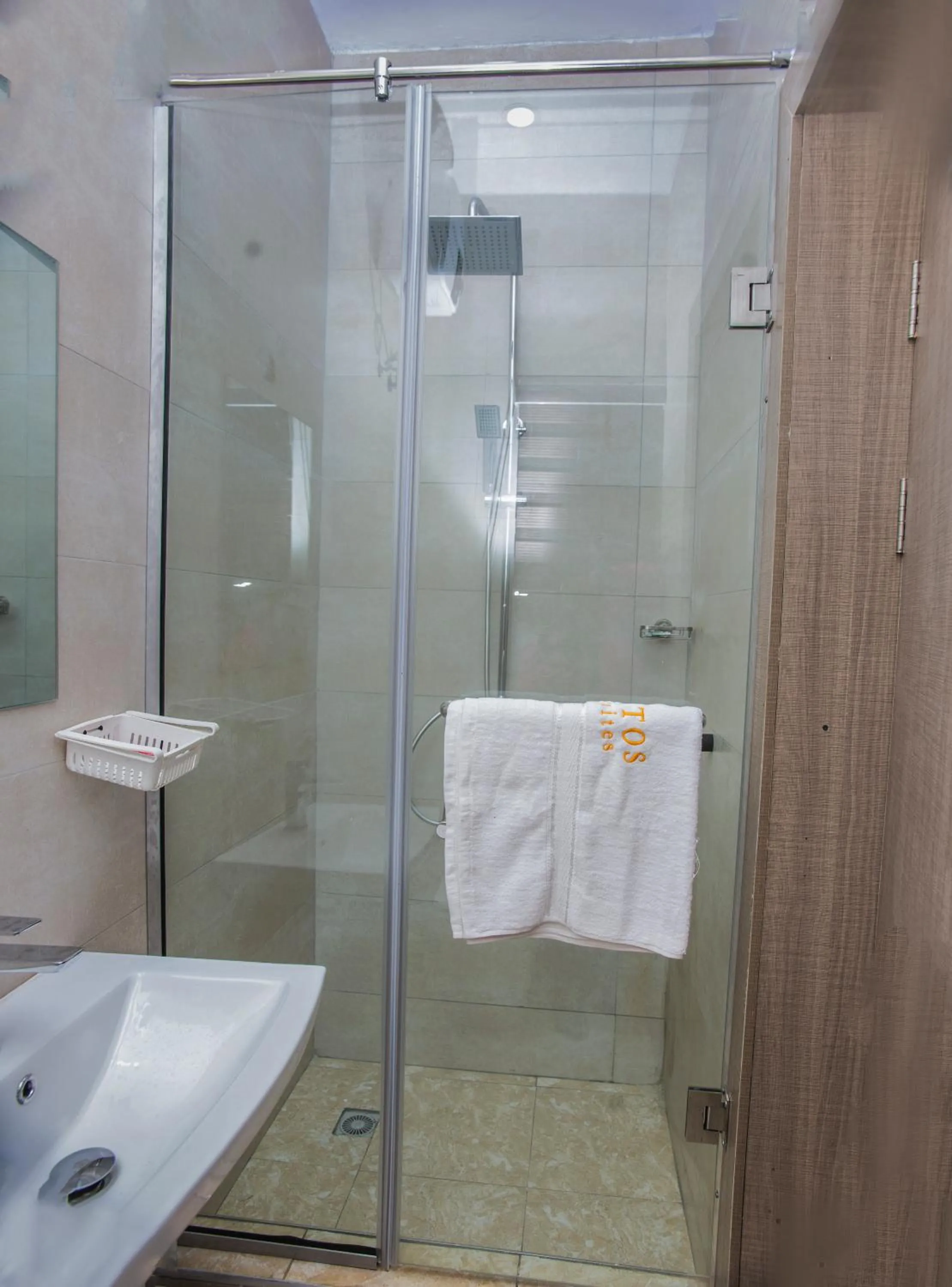 MITOS LUXURY SUITES (BODE THOMAS)