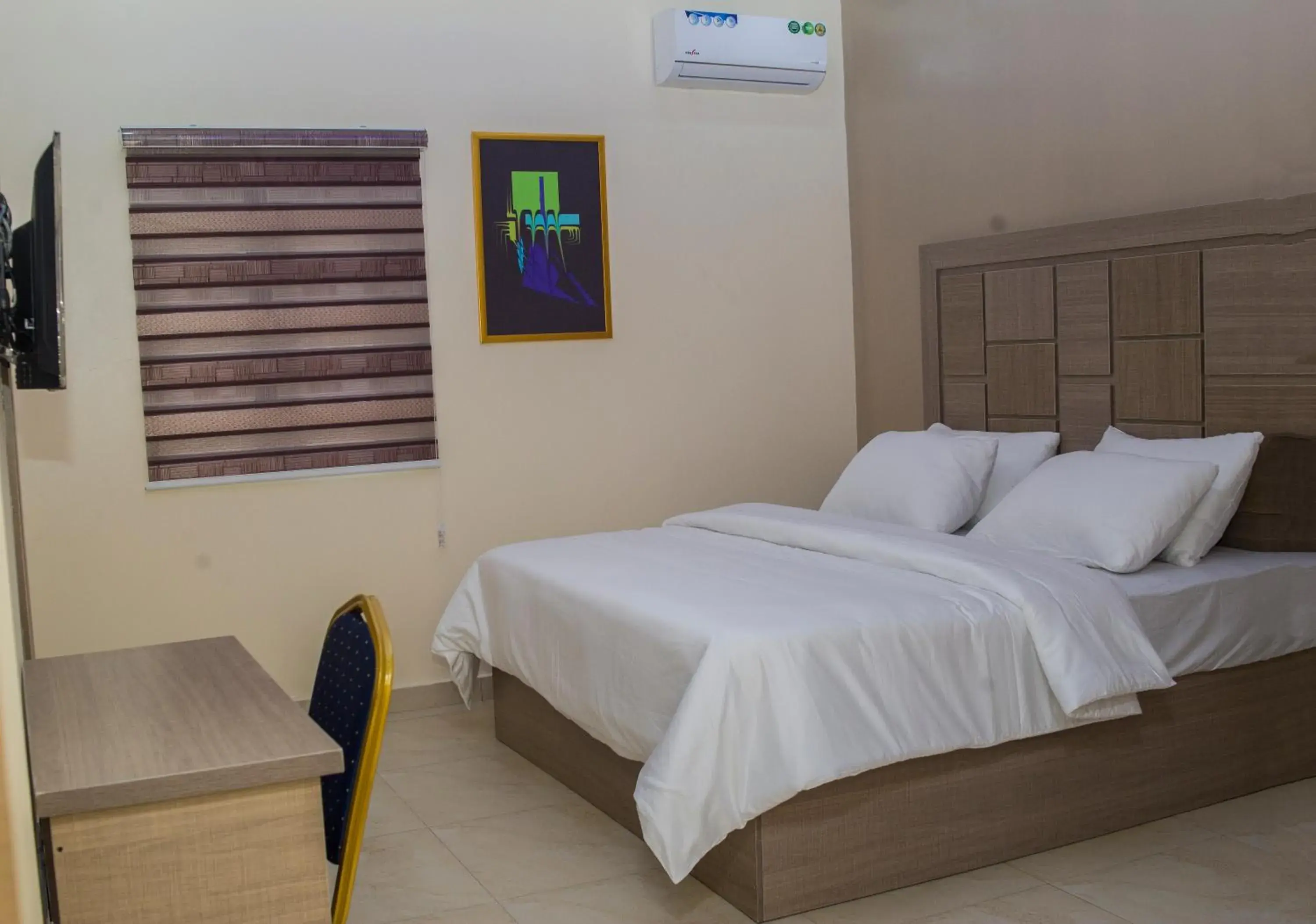 MITOS LUXURY SUITES (BODE THOMAS) MITOS LUXURY SUITES (BODE THOMAS)